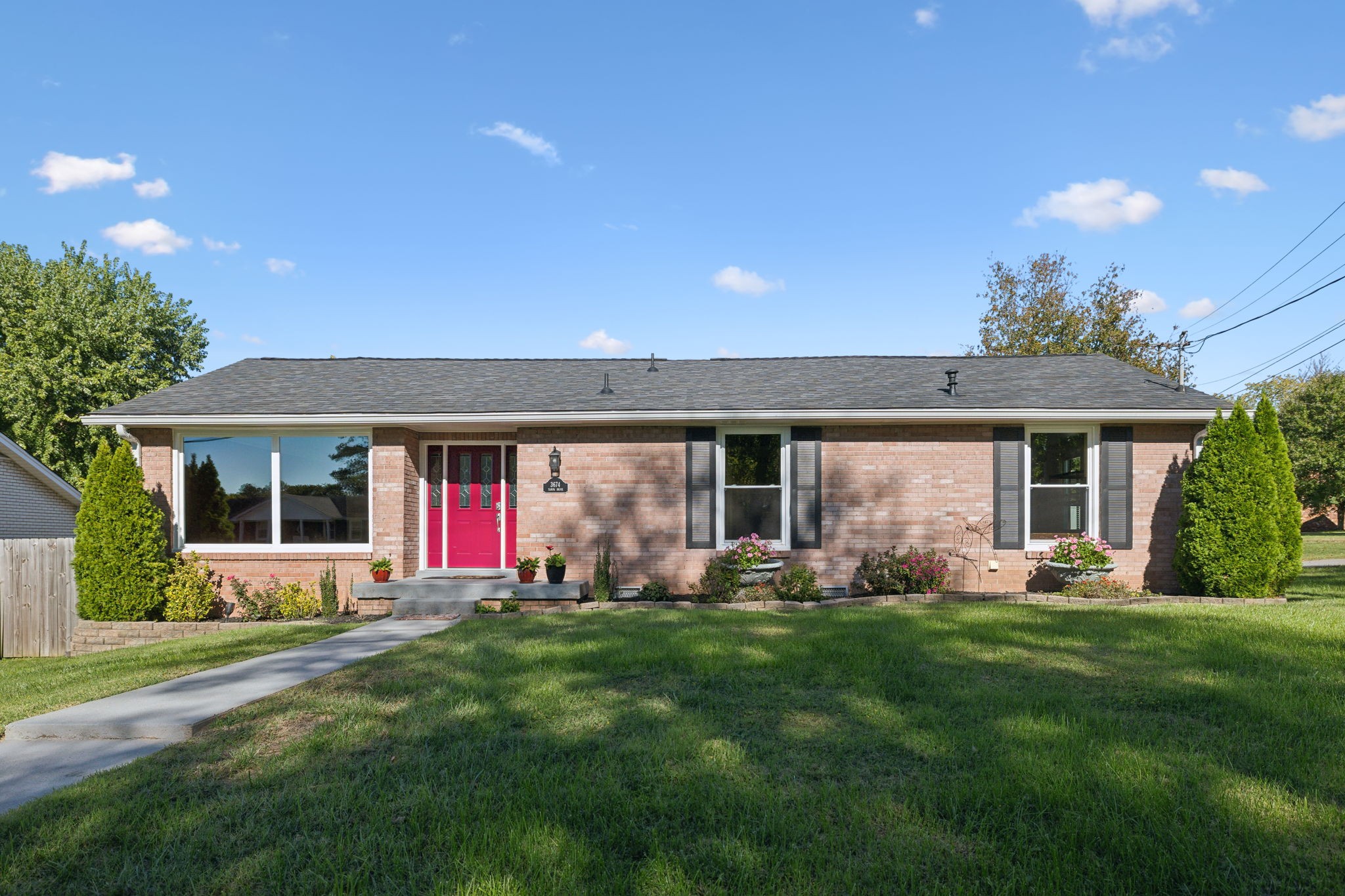 3674 Tampa Dr
