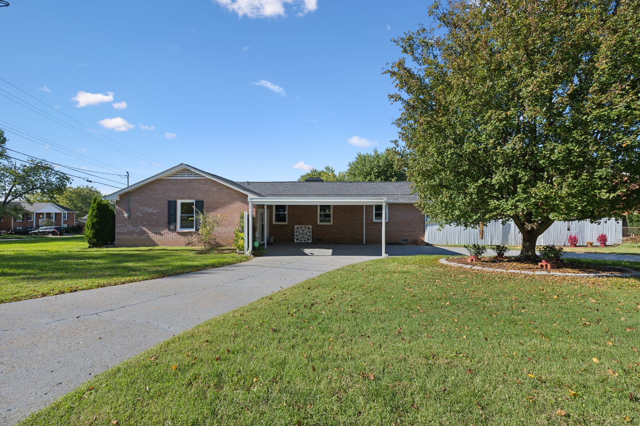 3674 Tampa Dr
