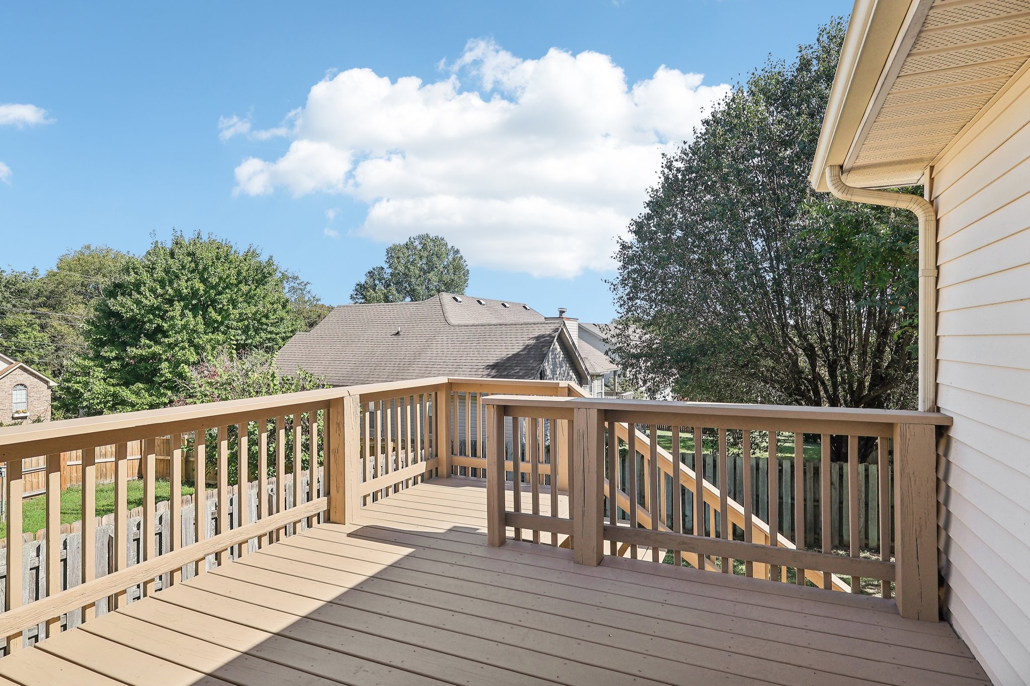 1205 Crestfield Dr