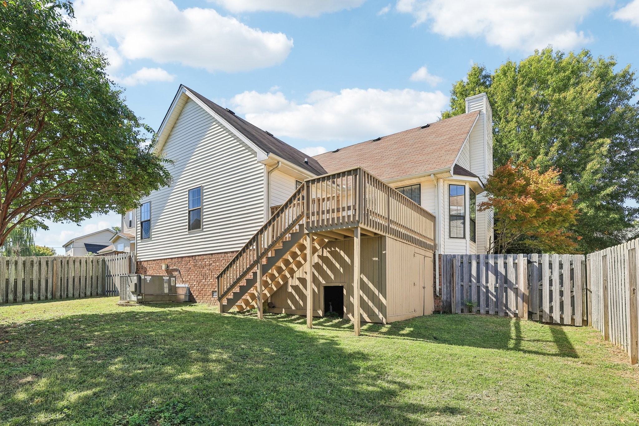 1205 Crestfield Dr