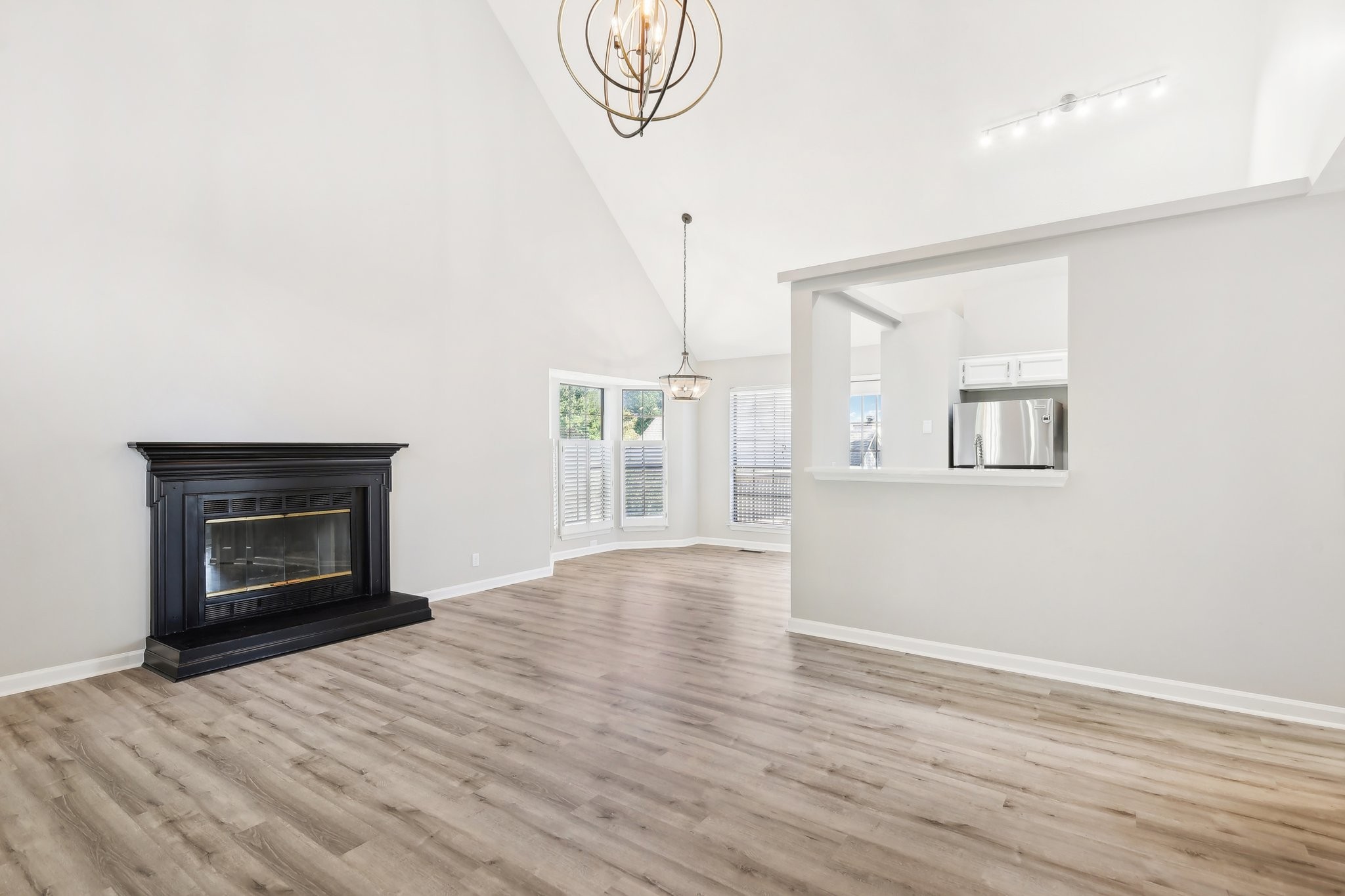 1205 Crestfield Dr