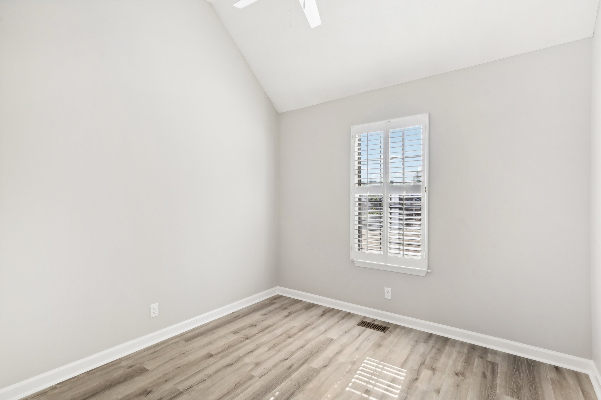 1205 Crestfield Dr