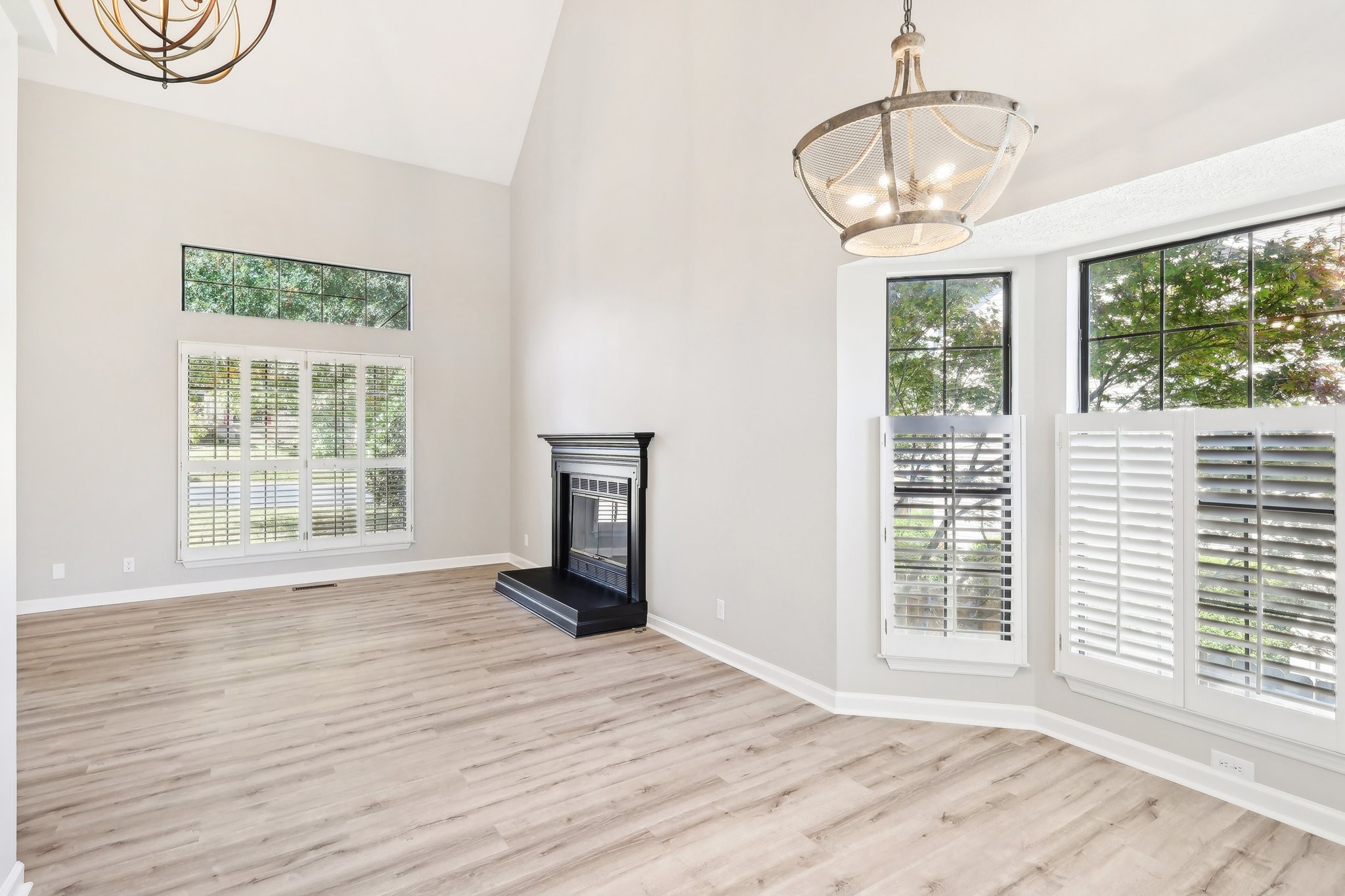 1205 Crestfield Dr