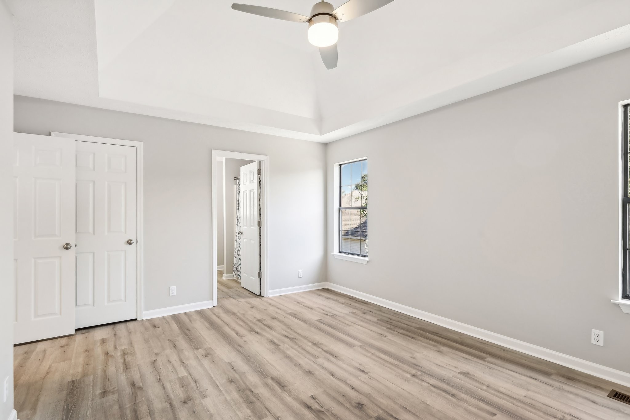 1205 Crestfield Dr