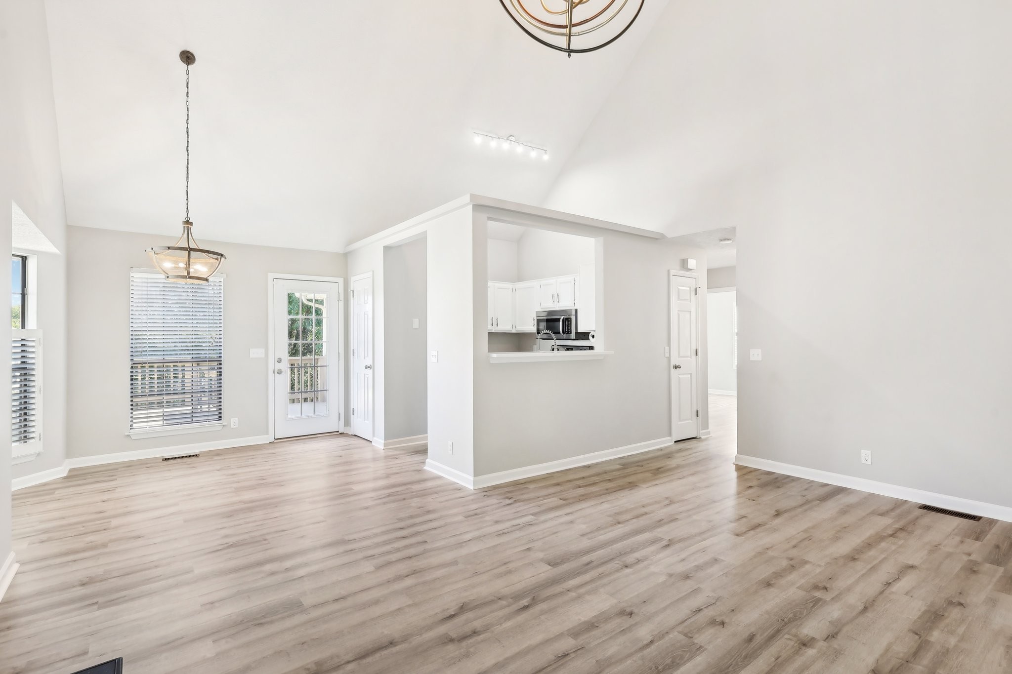 1205 Crestfield Dr