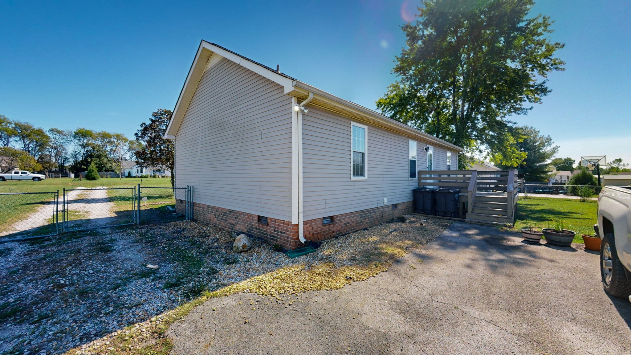 3929 Hearthstone Dr