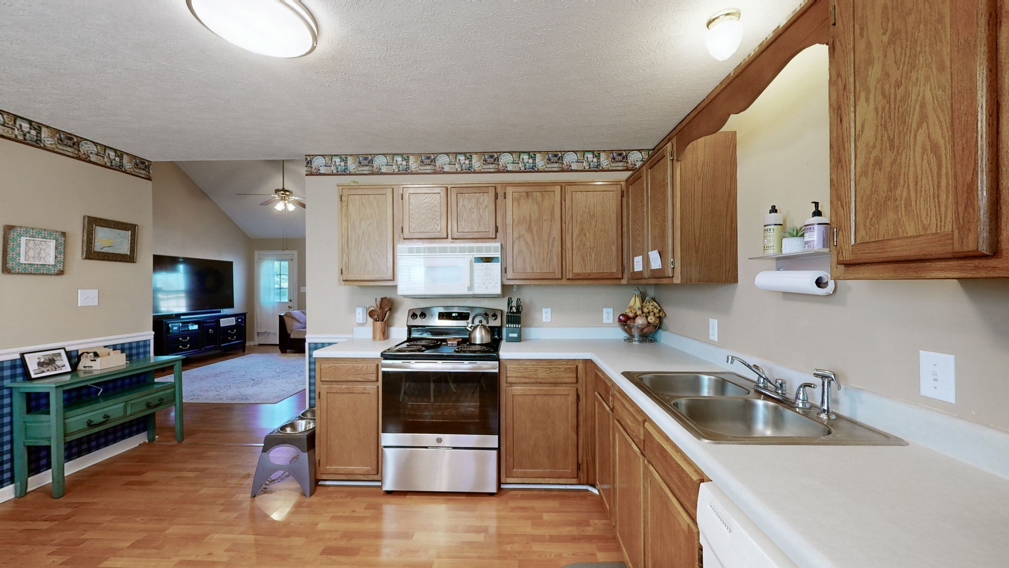 3929 Hearthstone Dr