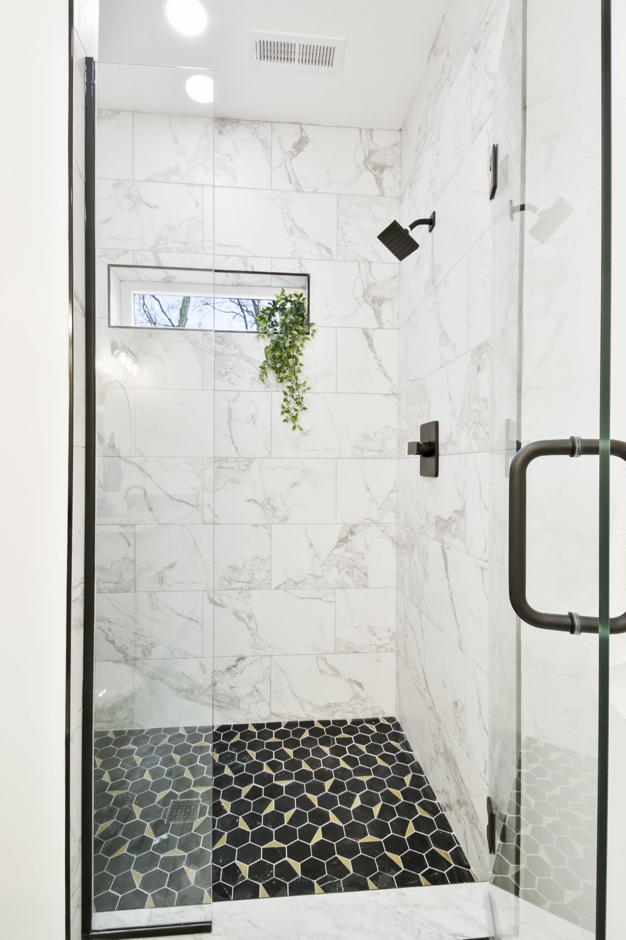 320 W 14th St