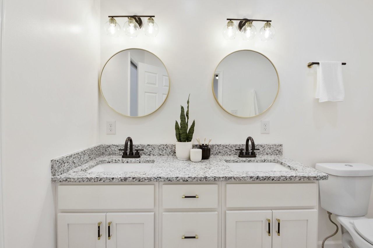320 W 14th St