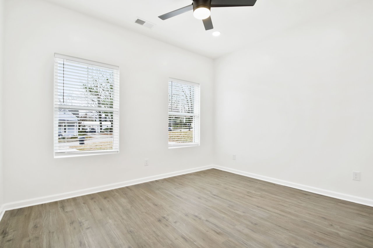 320 W 14th St