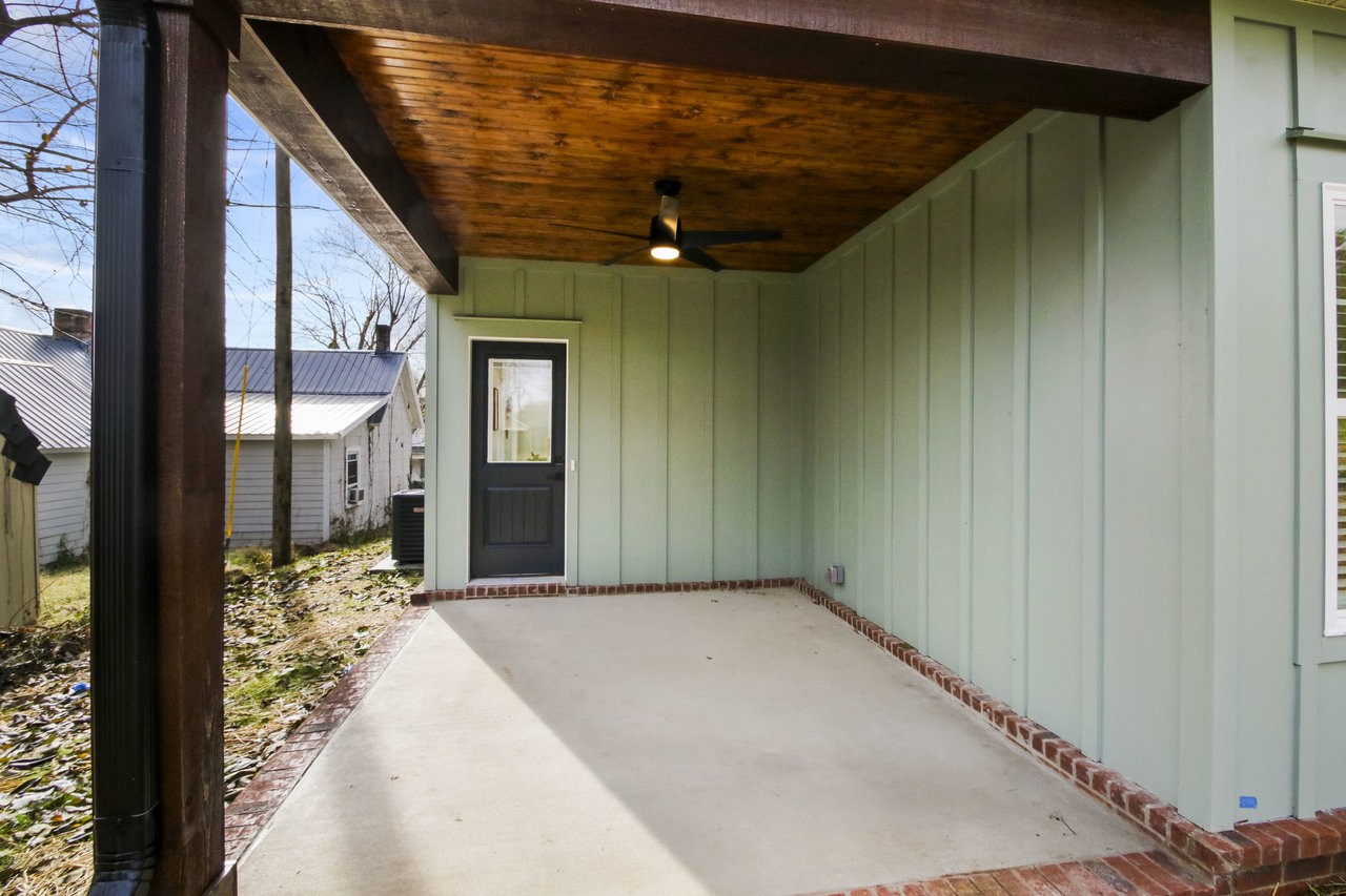 320 W 14th St