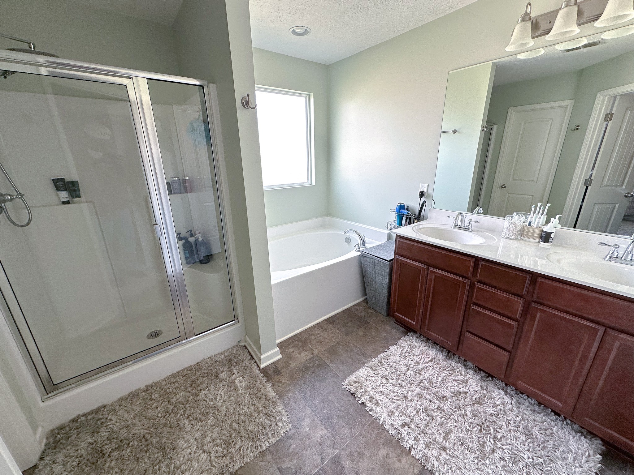 608 Creekbend Ln