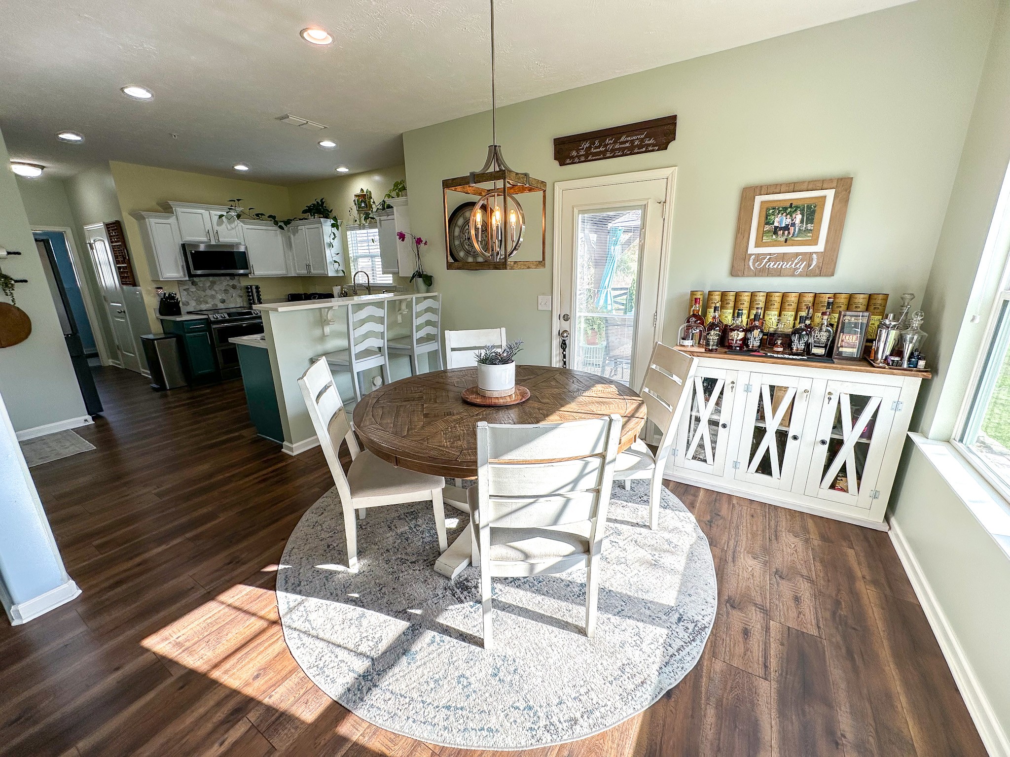 608 Creekbend Ln