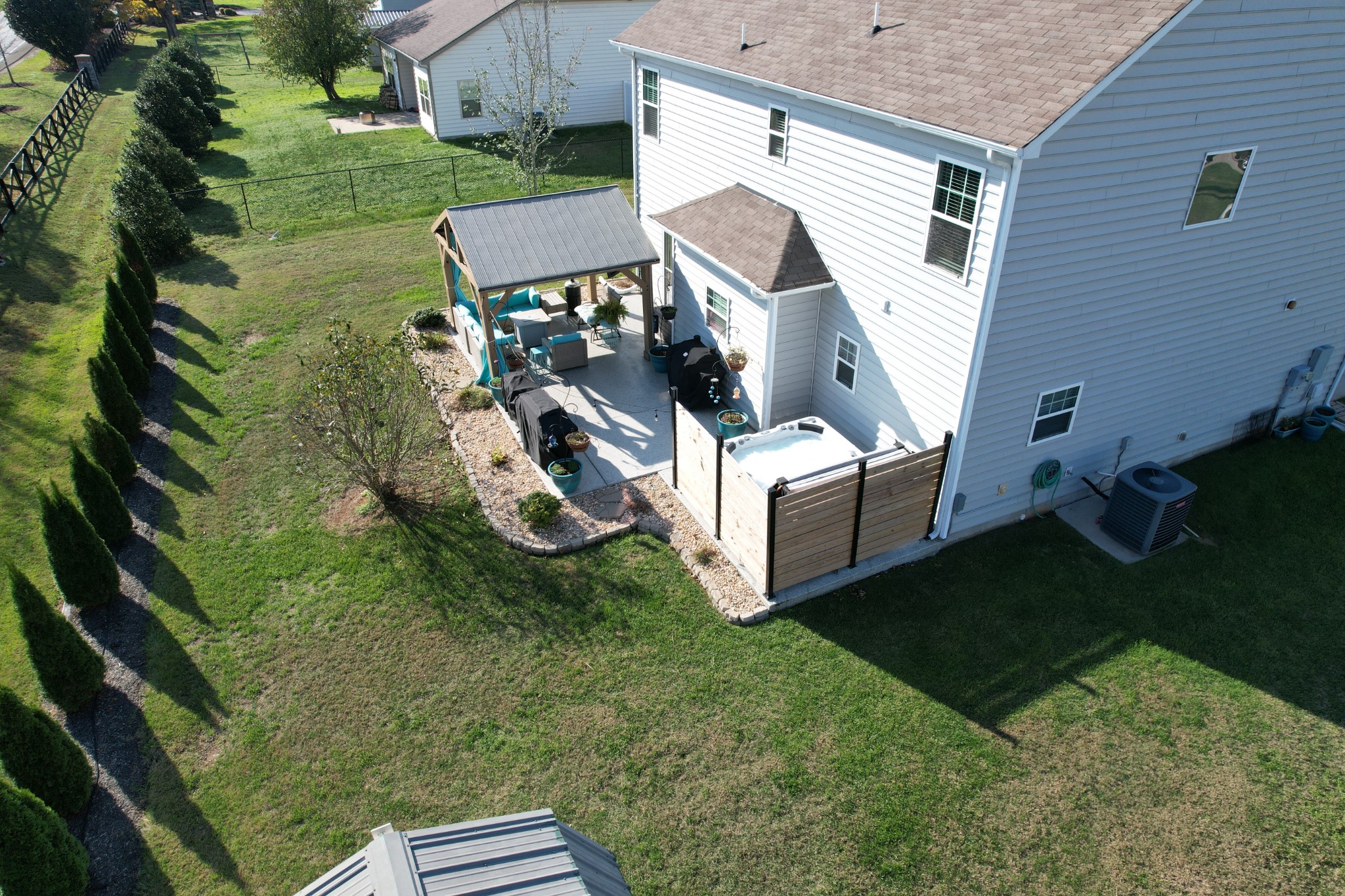 608 Creekbend Ln
