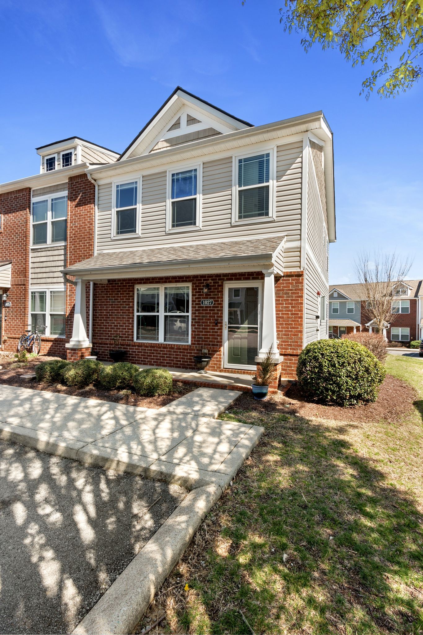 1027 Somerset Springs Dr