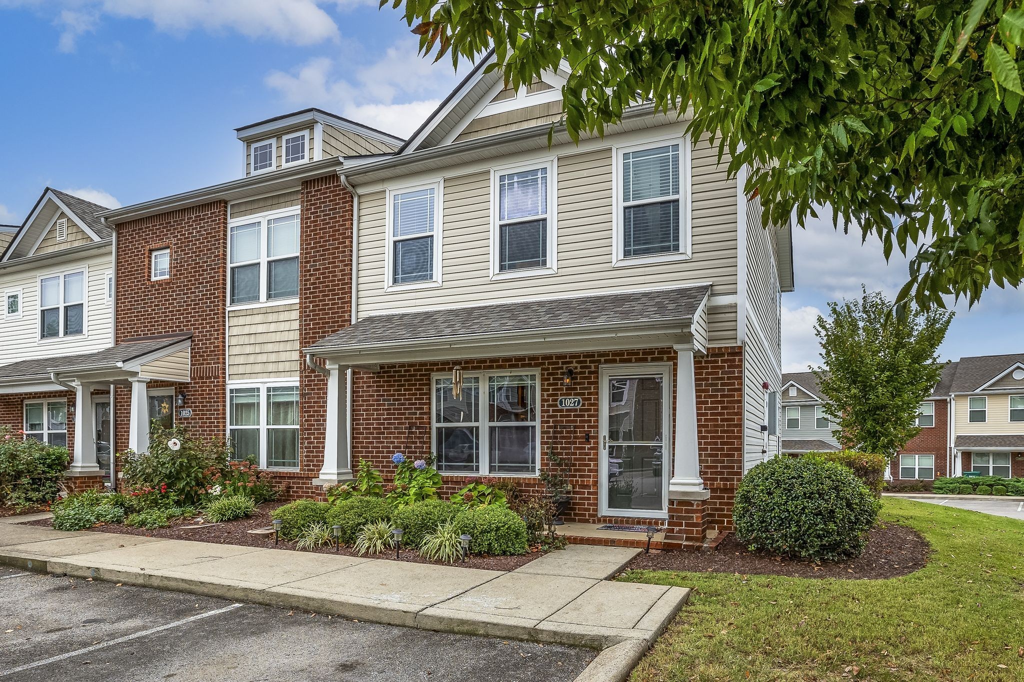 1027 Somerset Springs Dr