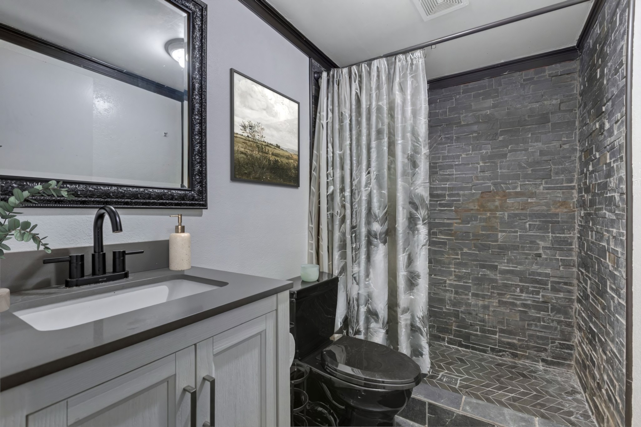 412 Mooresville Pike