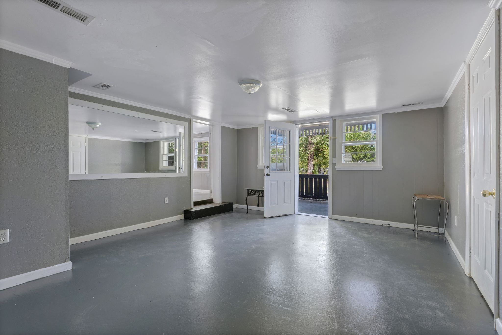 412 Mooresville Pike