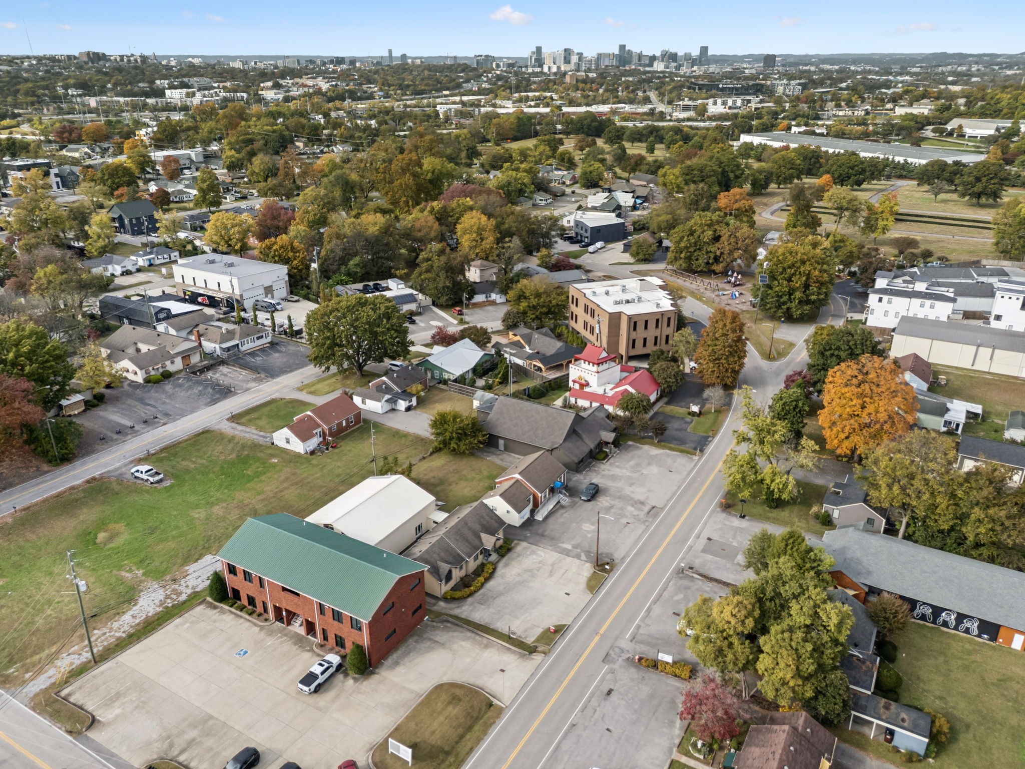 413 E Iris Dr