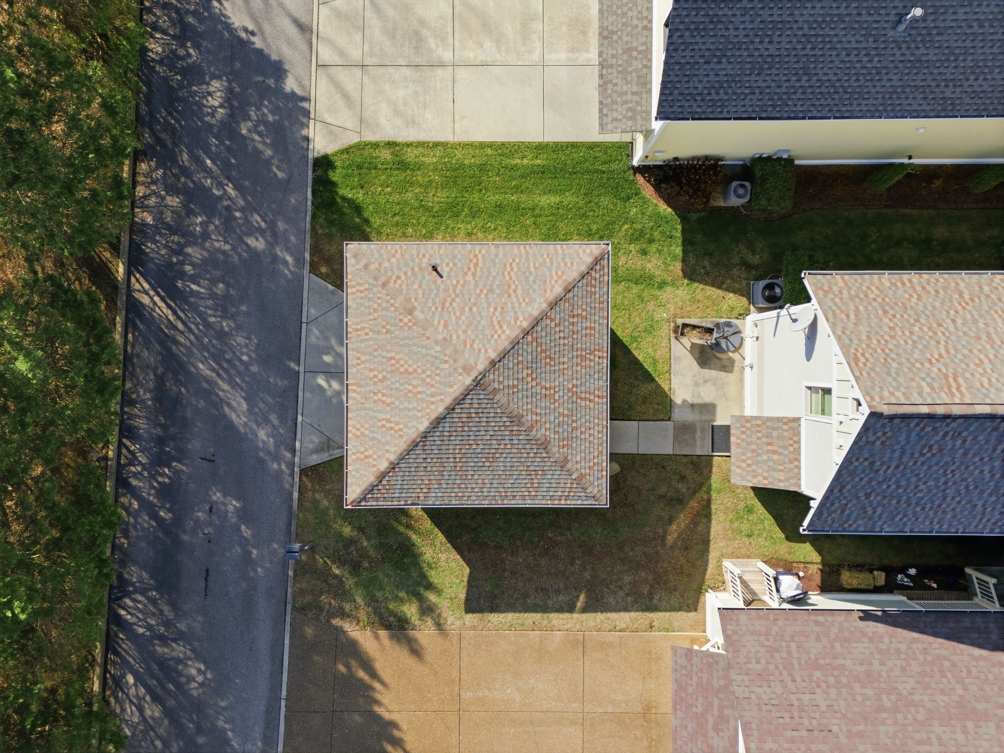 1073 Rochelle Ave