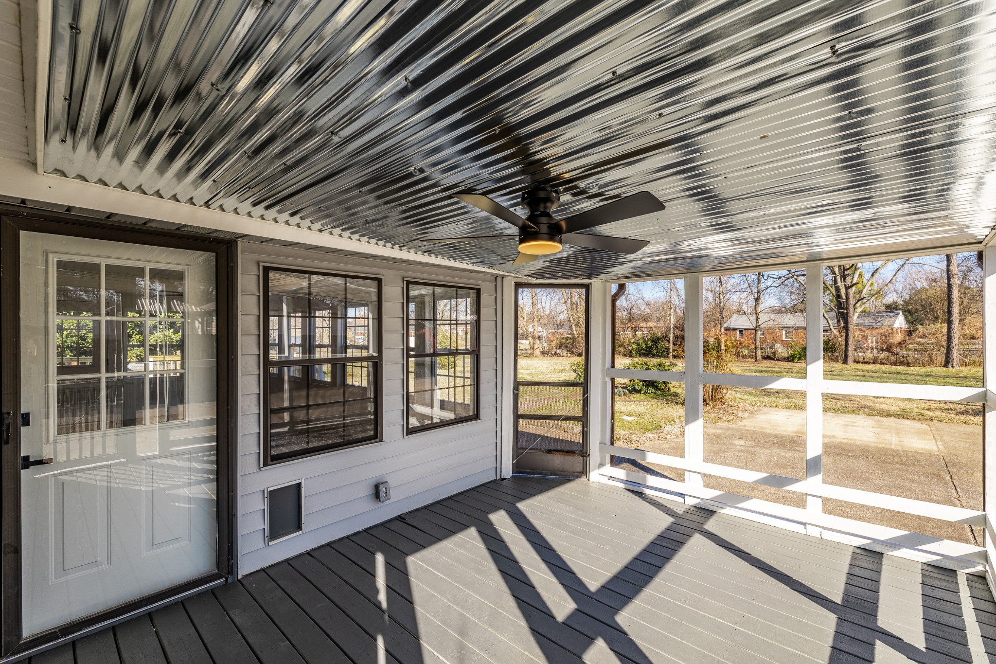 2936 Lyndale Dr