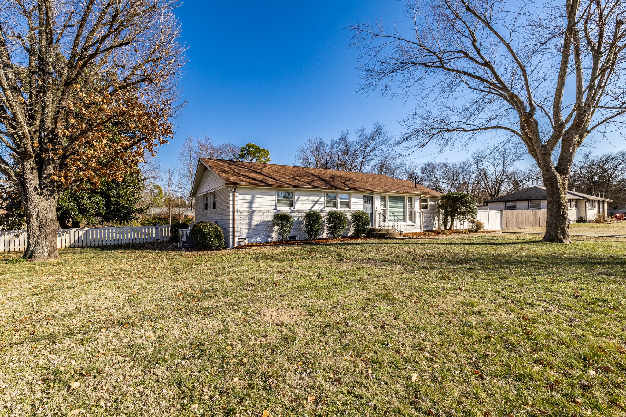 2936 Lyndale Dr