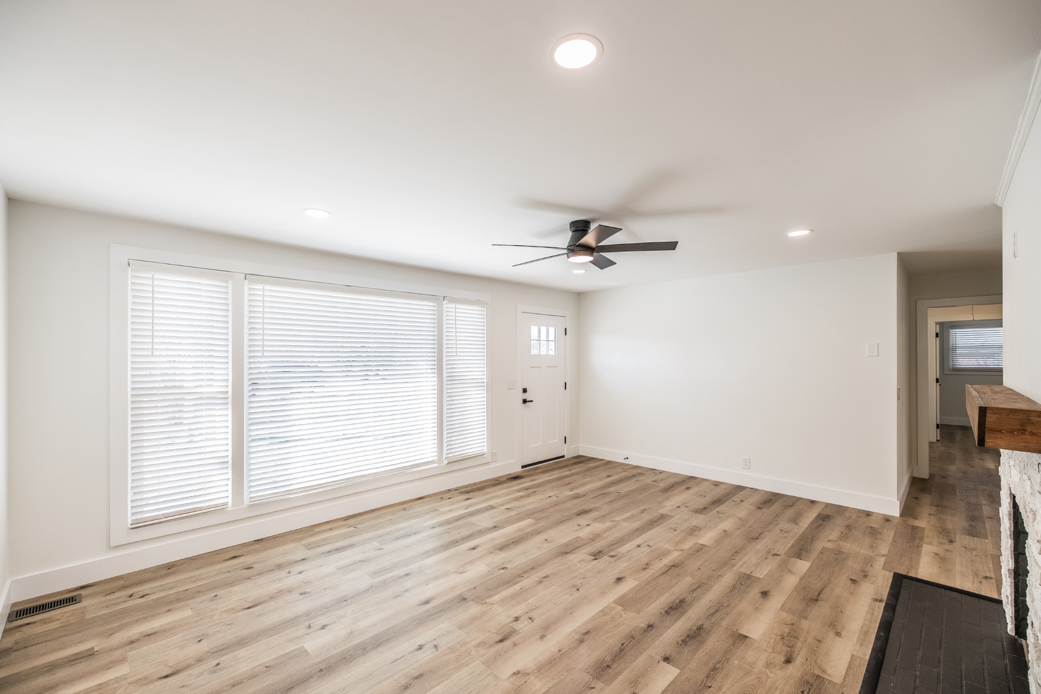2936 Lyndale Dr