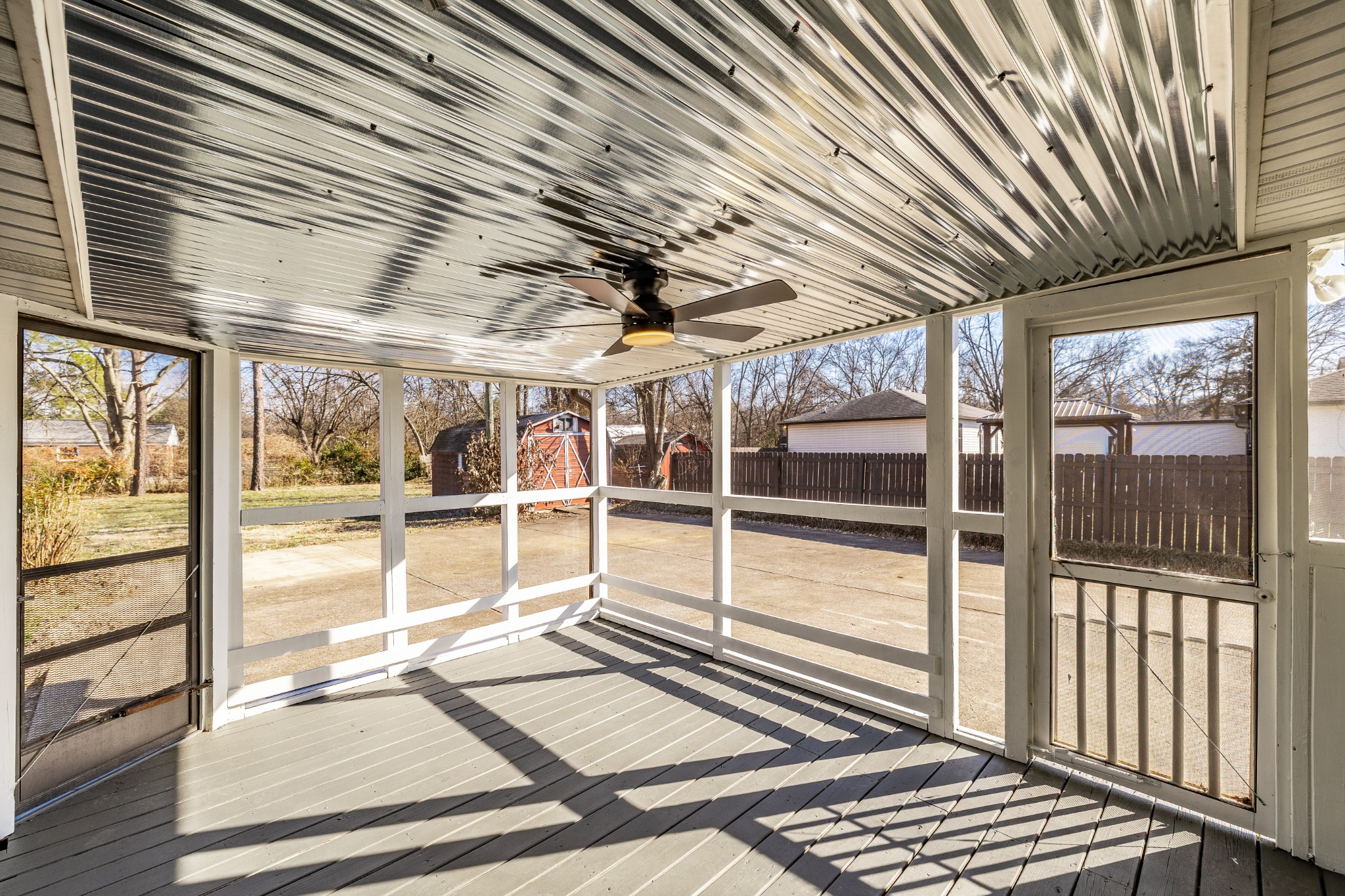 2936 Lyndale Dr