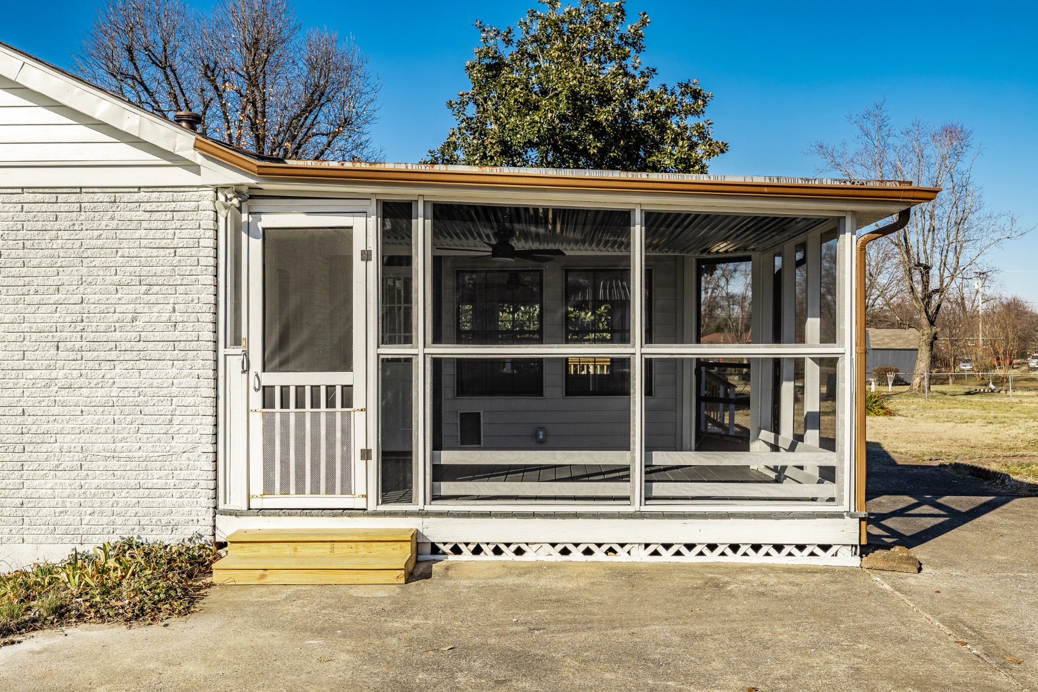 2936 Lyndale Dr