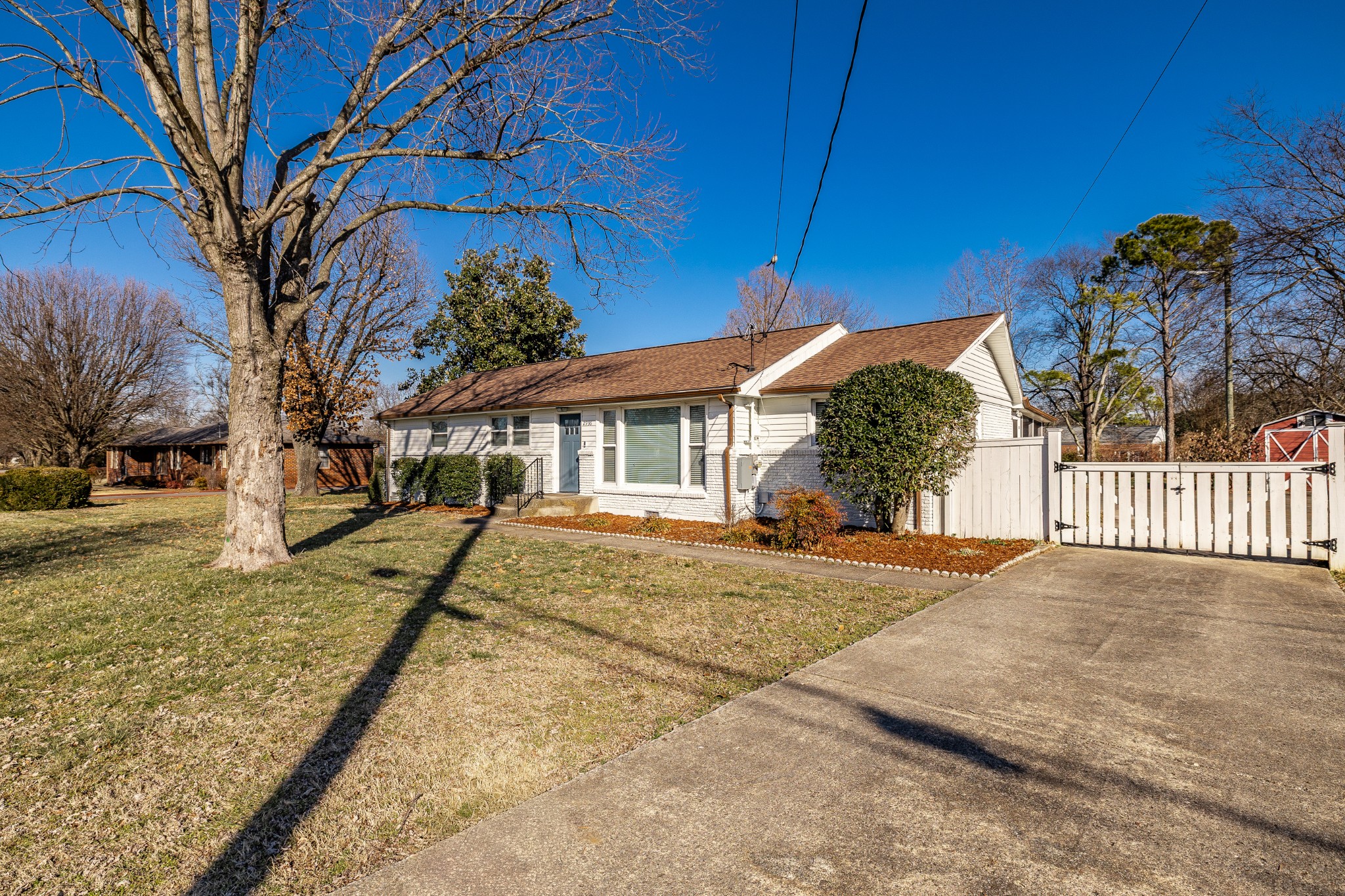 2936 Lyndale Dr