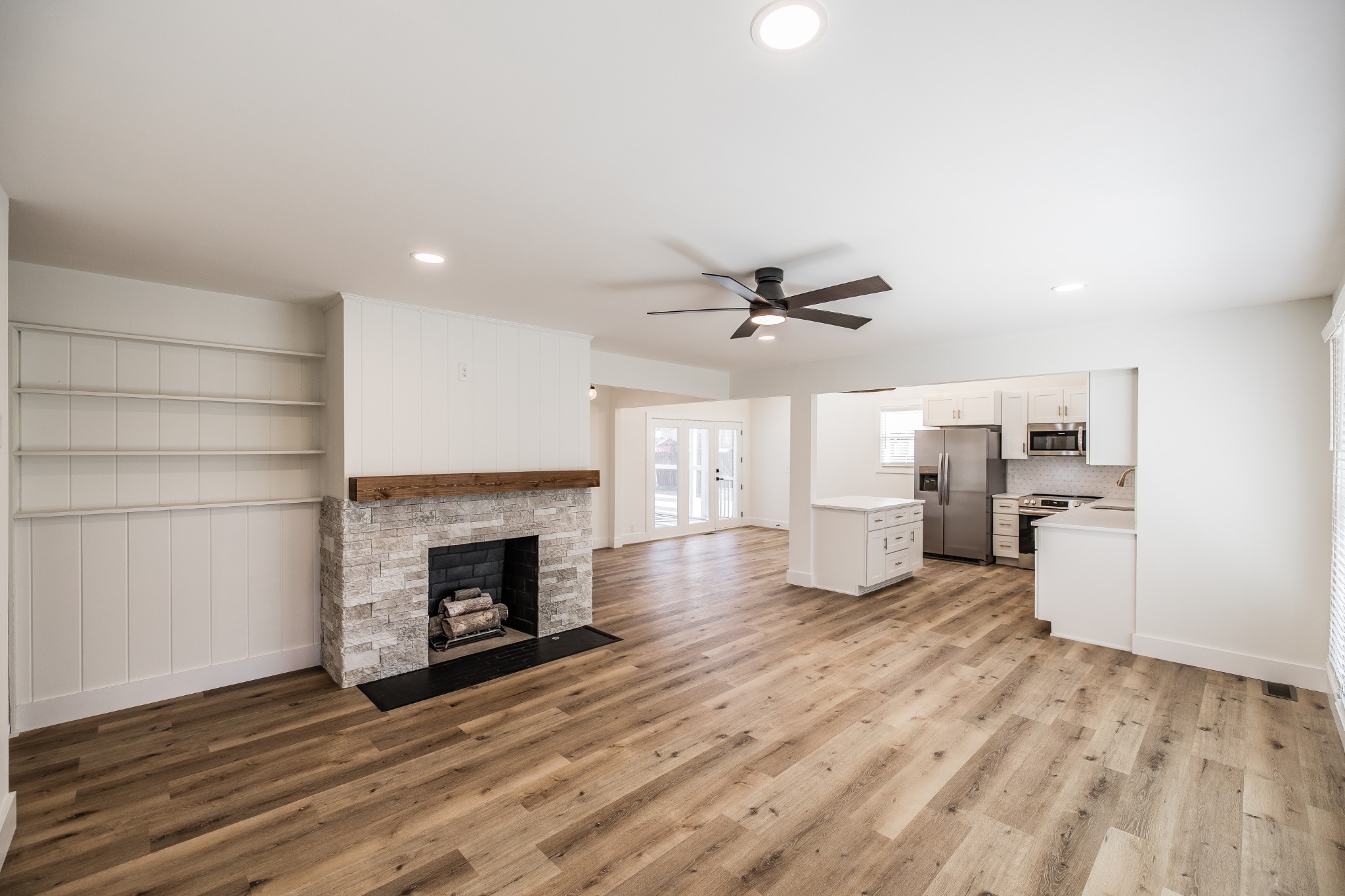 2936 Lyndale Dr