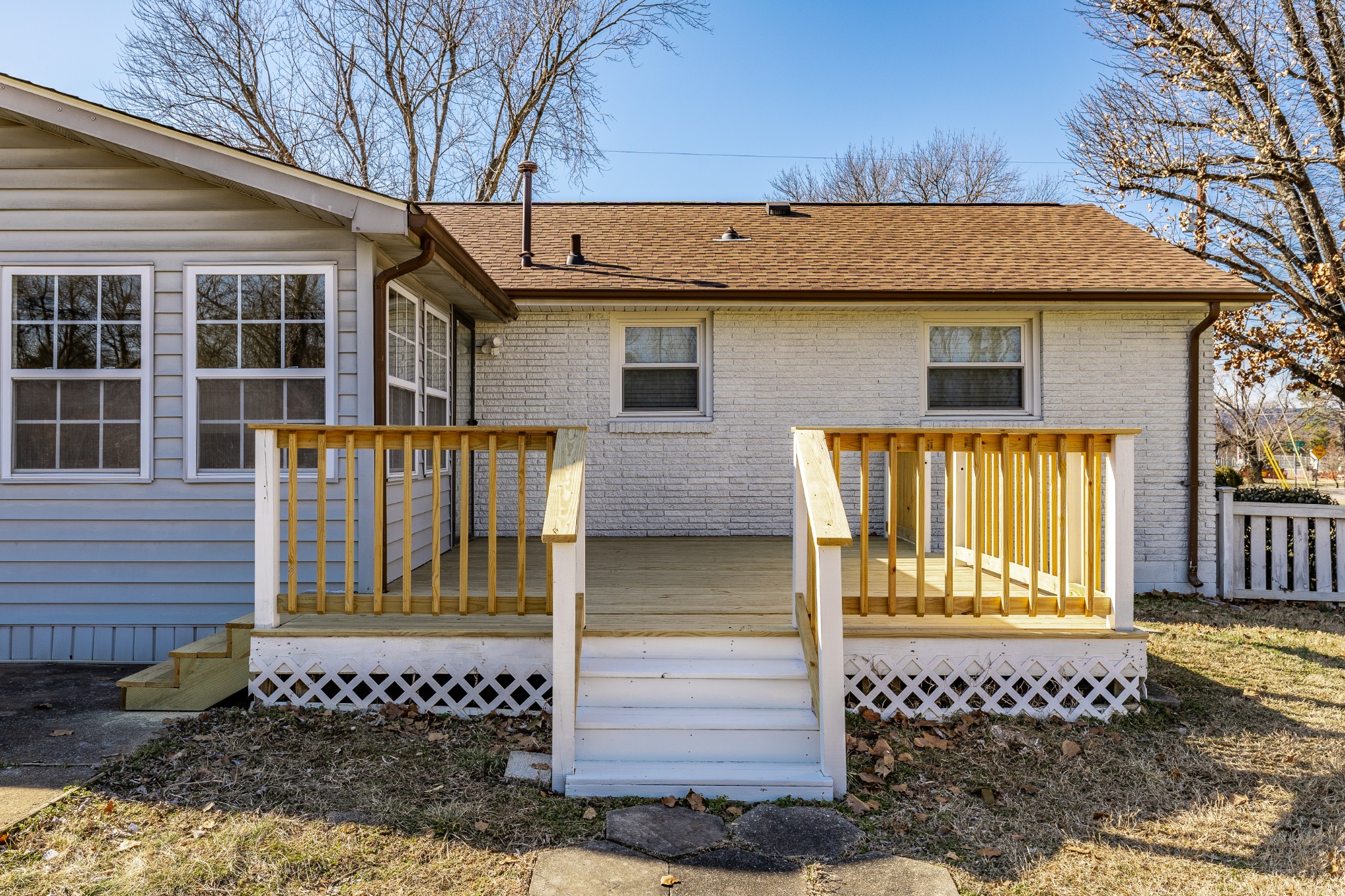 2936 Lyndale Dr