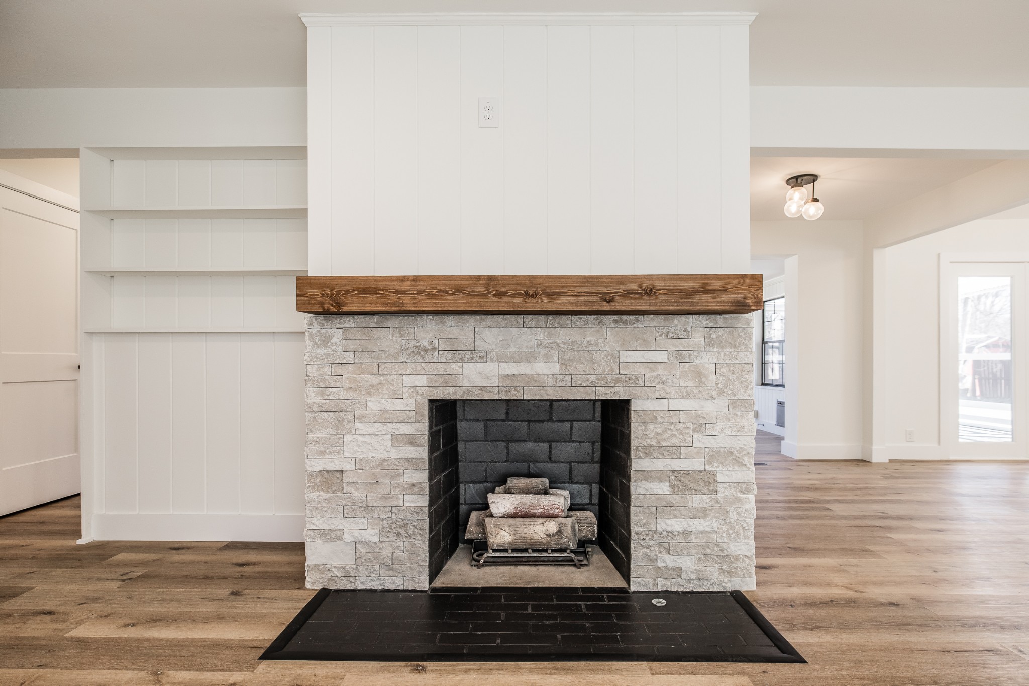 2936 Lyndale Dr