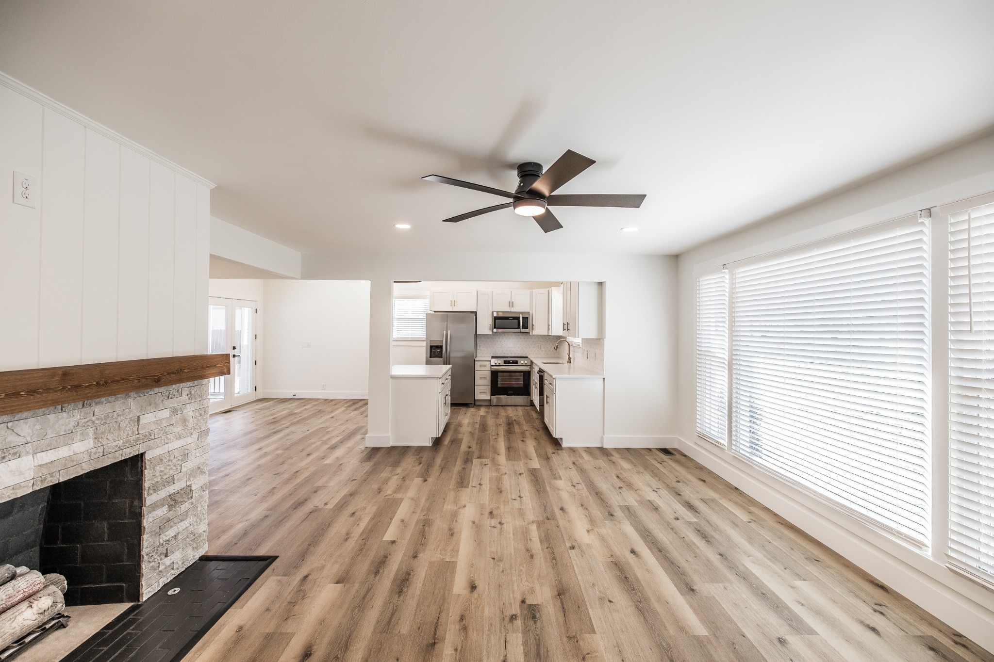 2936 Lyndale Dr