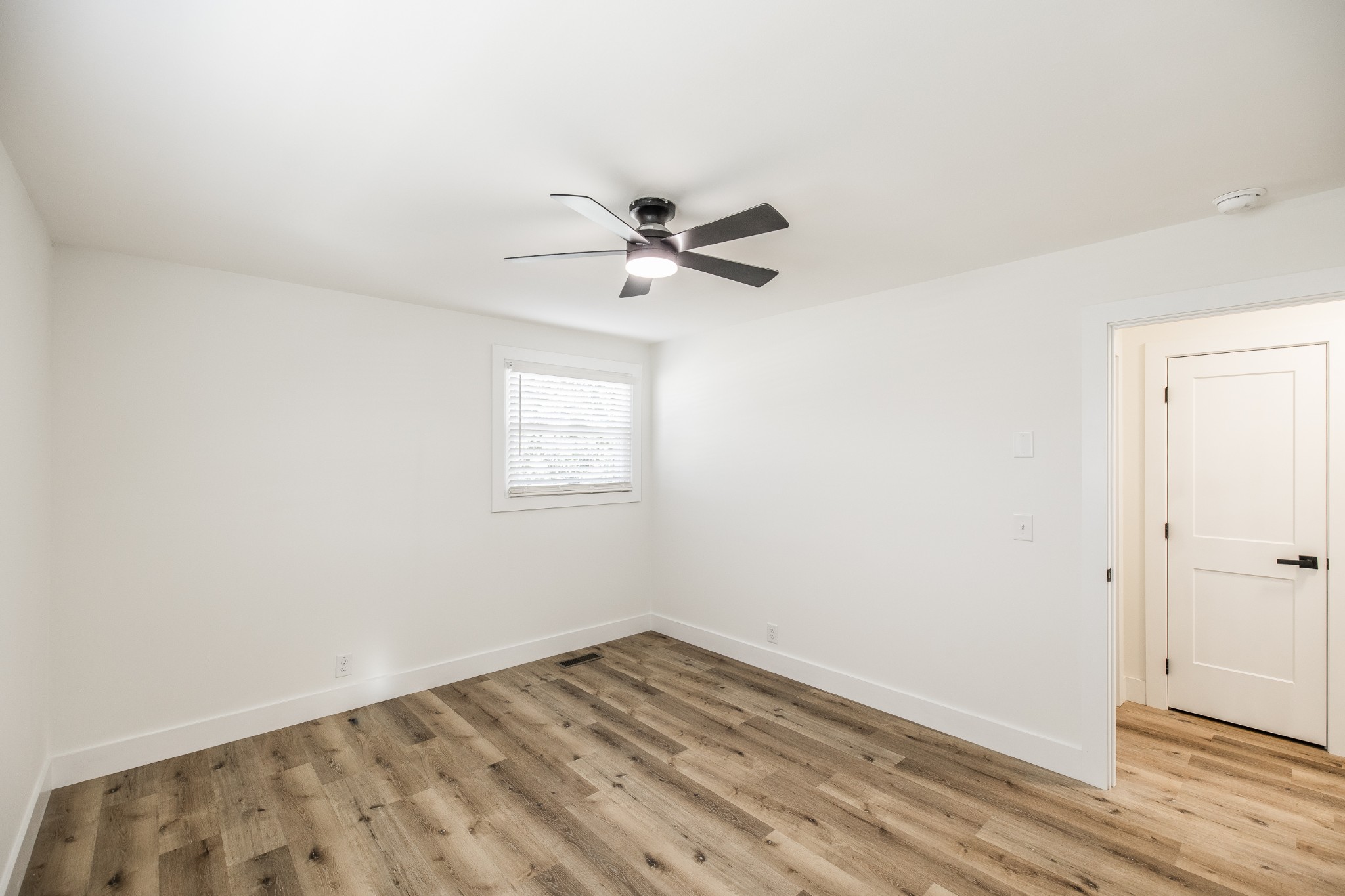 2936 Lyndale Dr