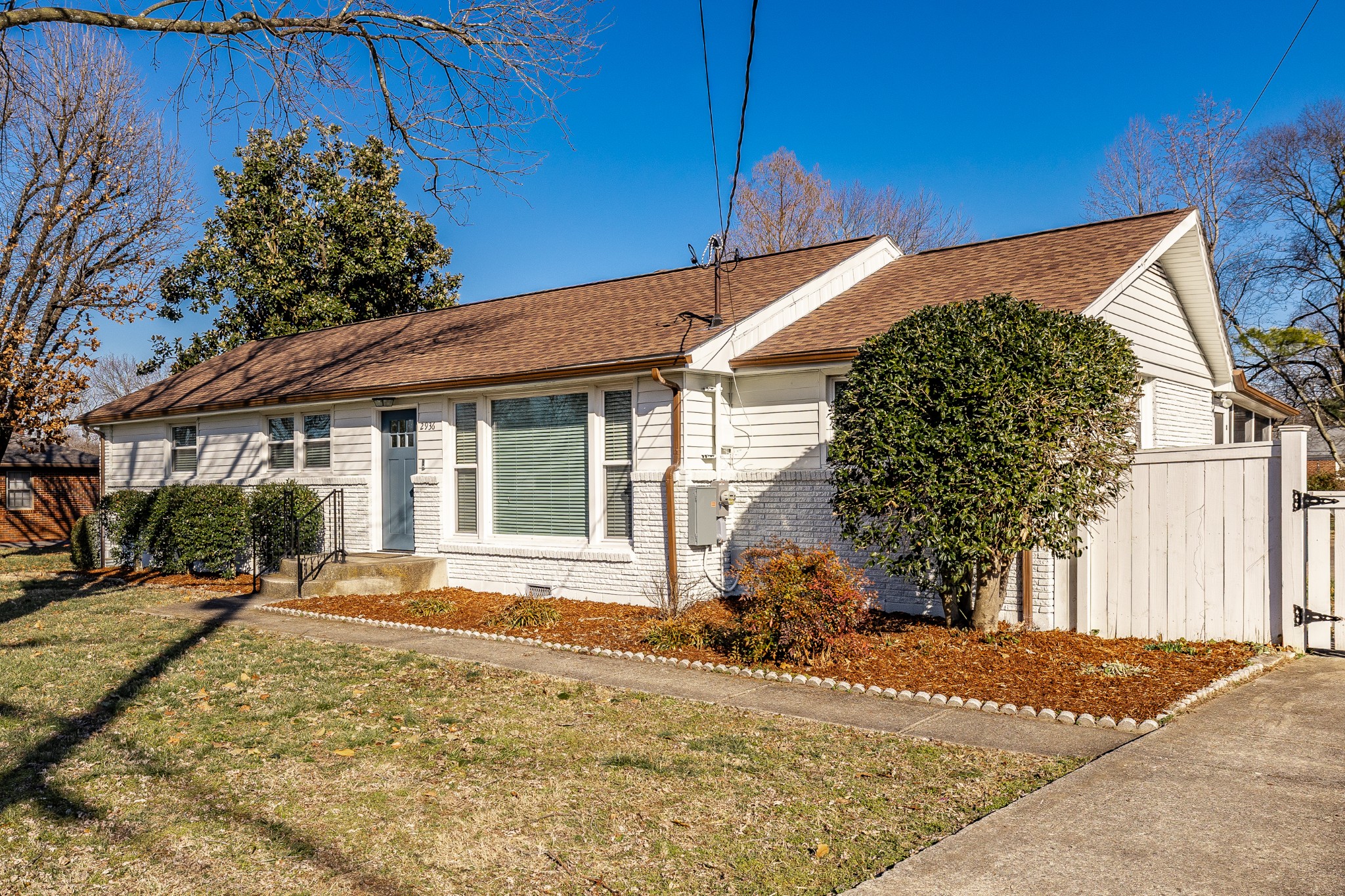 2936 Lyndale Dr