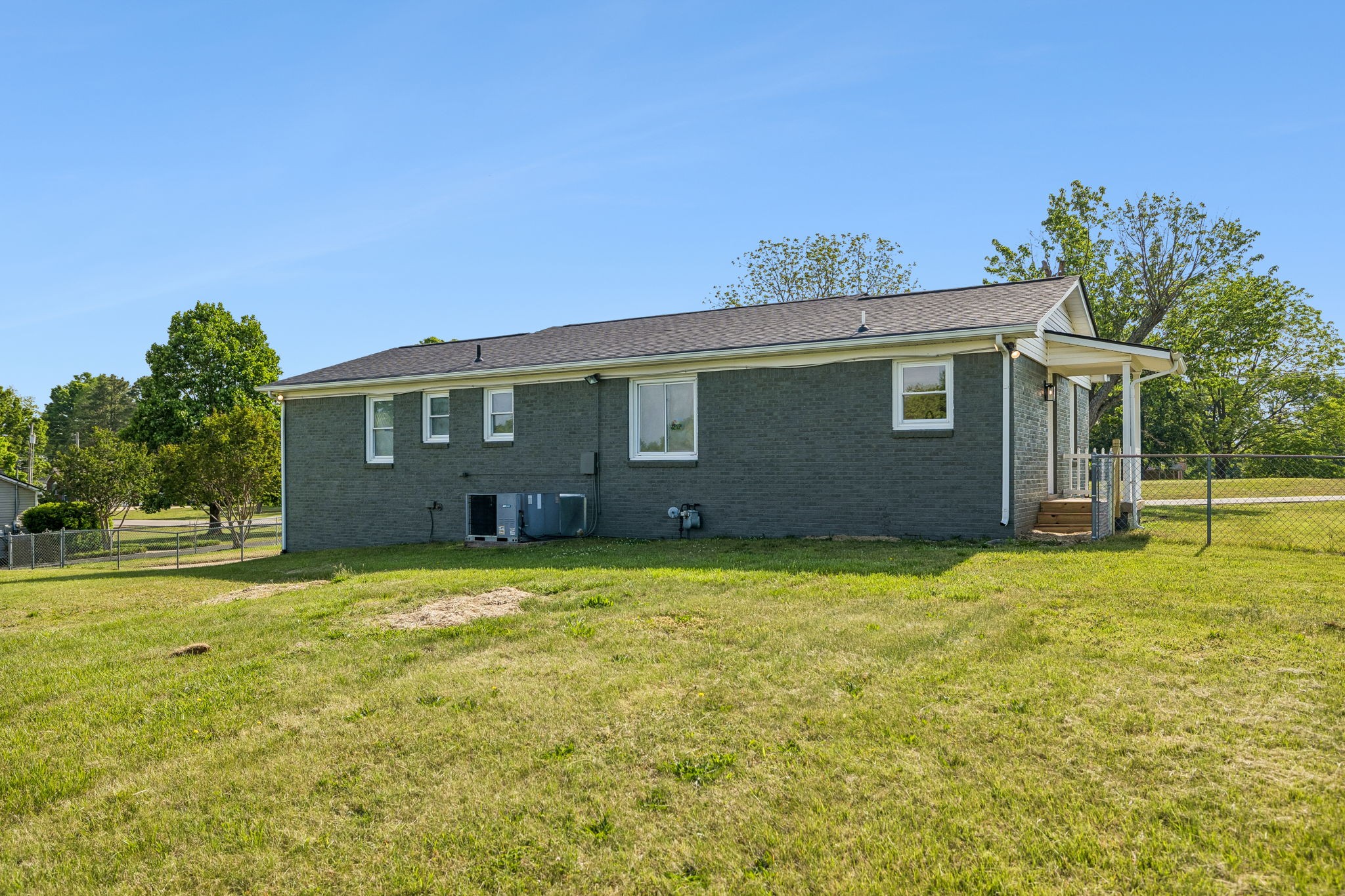 6009 Hays Dr