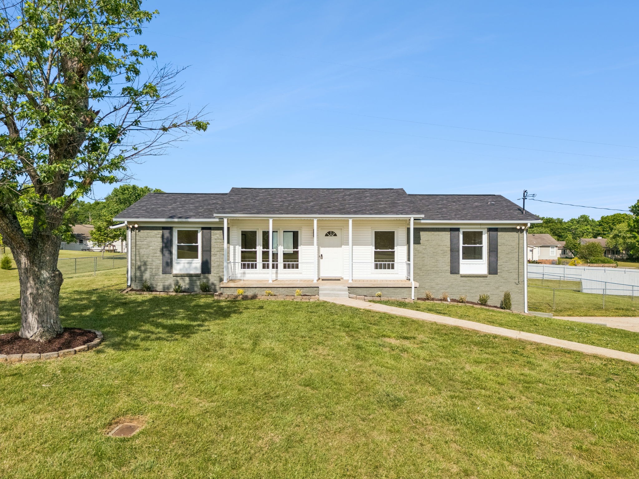 6009 Hays Dr