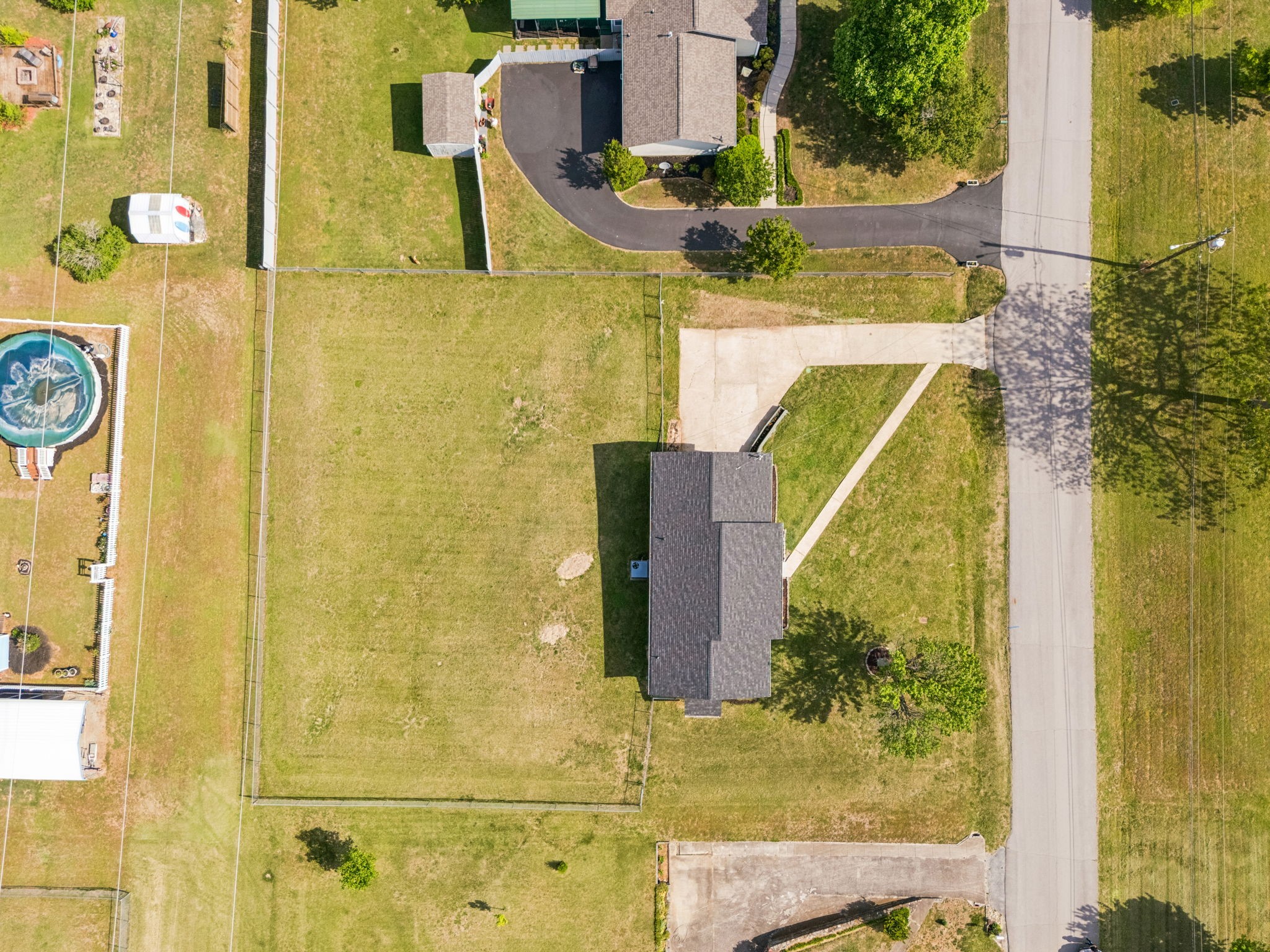 6009 Hays Dr