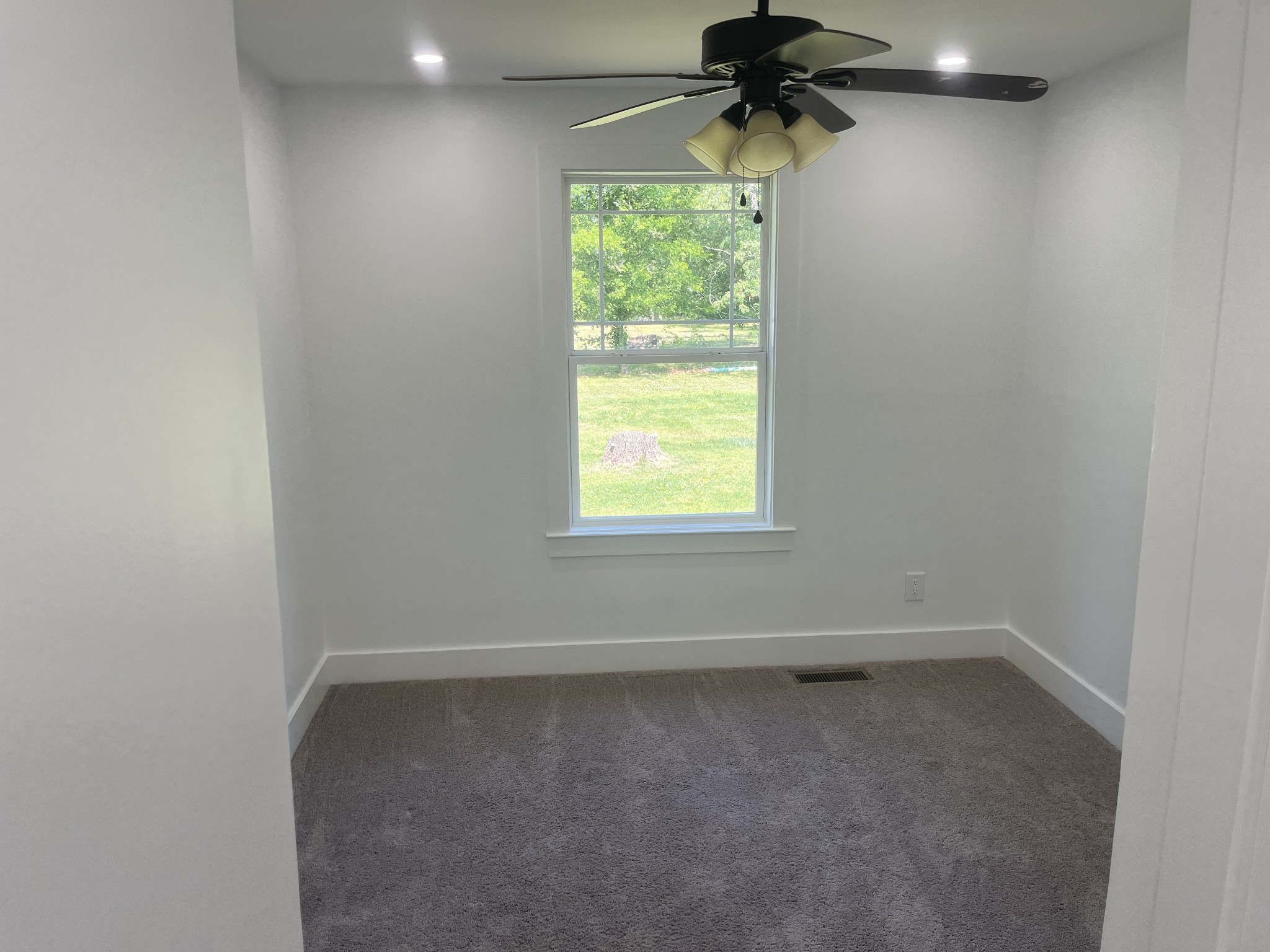 5833 Seminary Rd