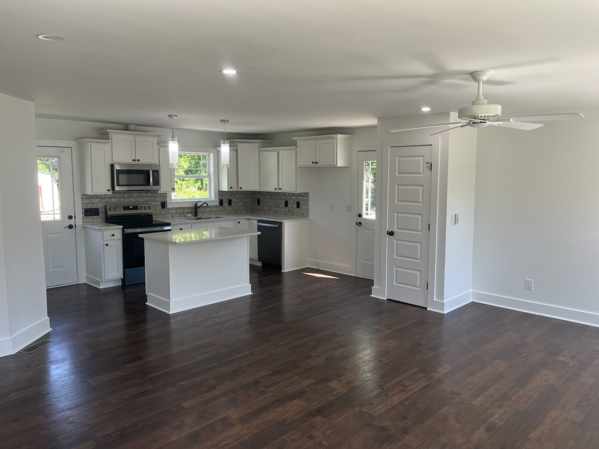 5833 Seminary Rd
