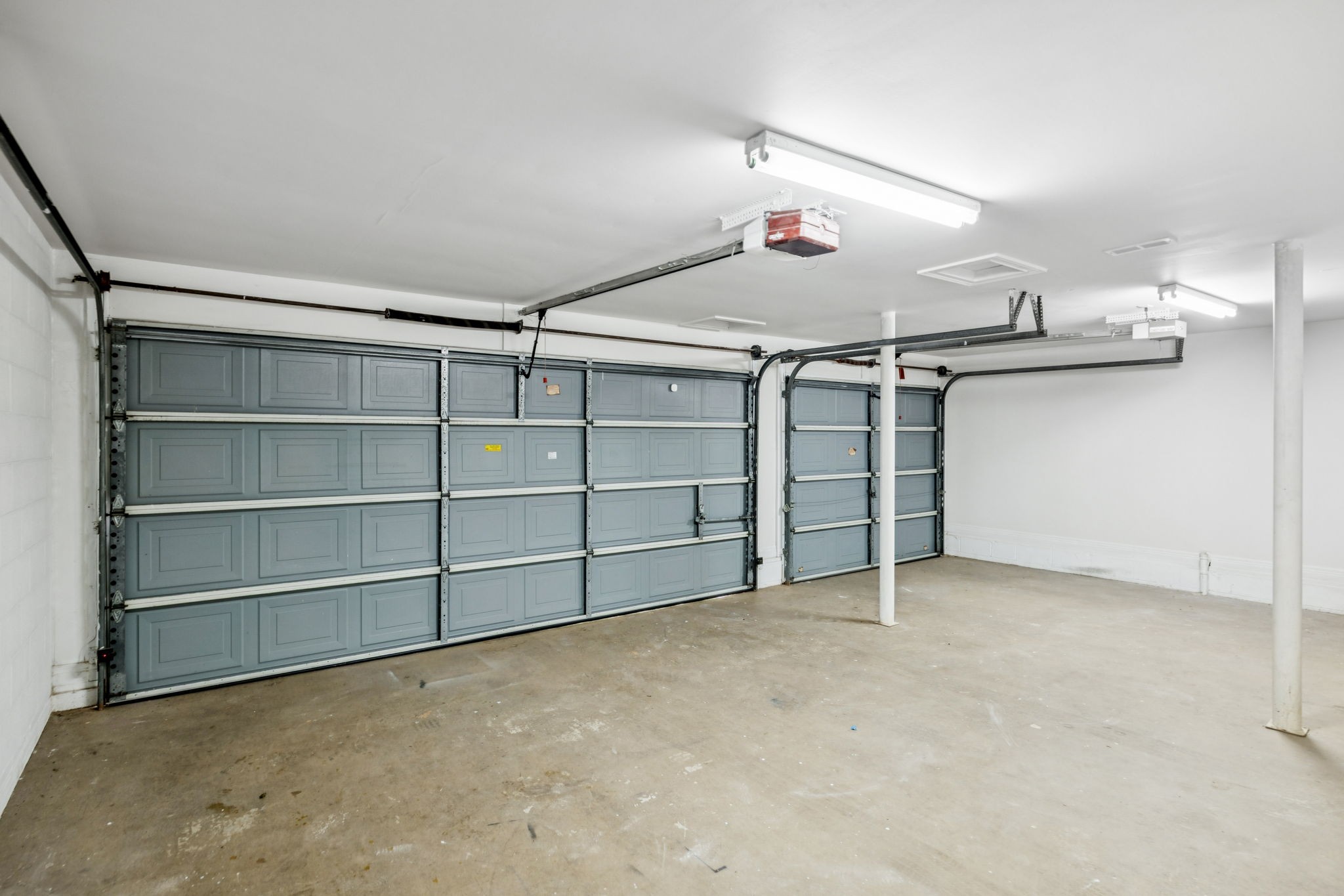 4245 Warren Rd