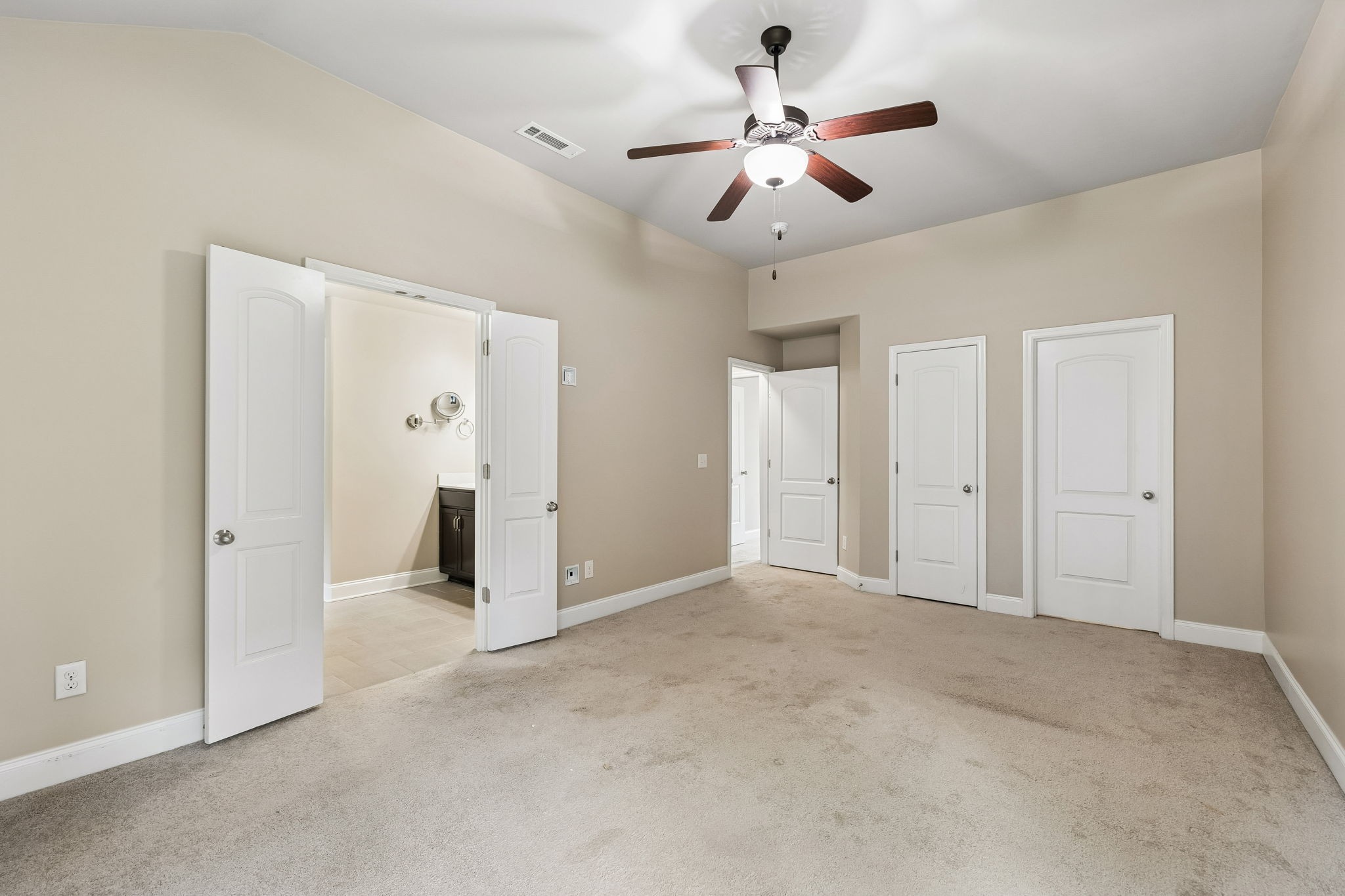1070 Daniel Ln