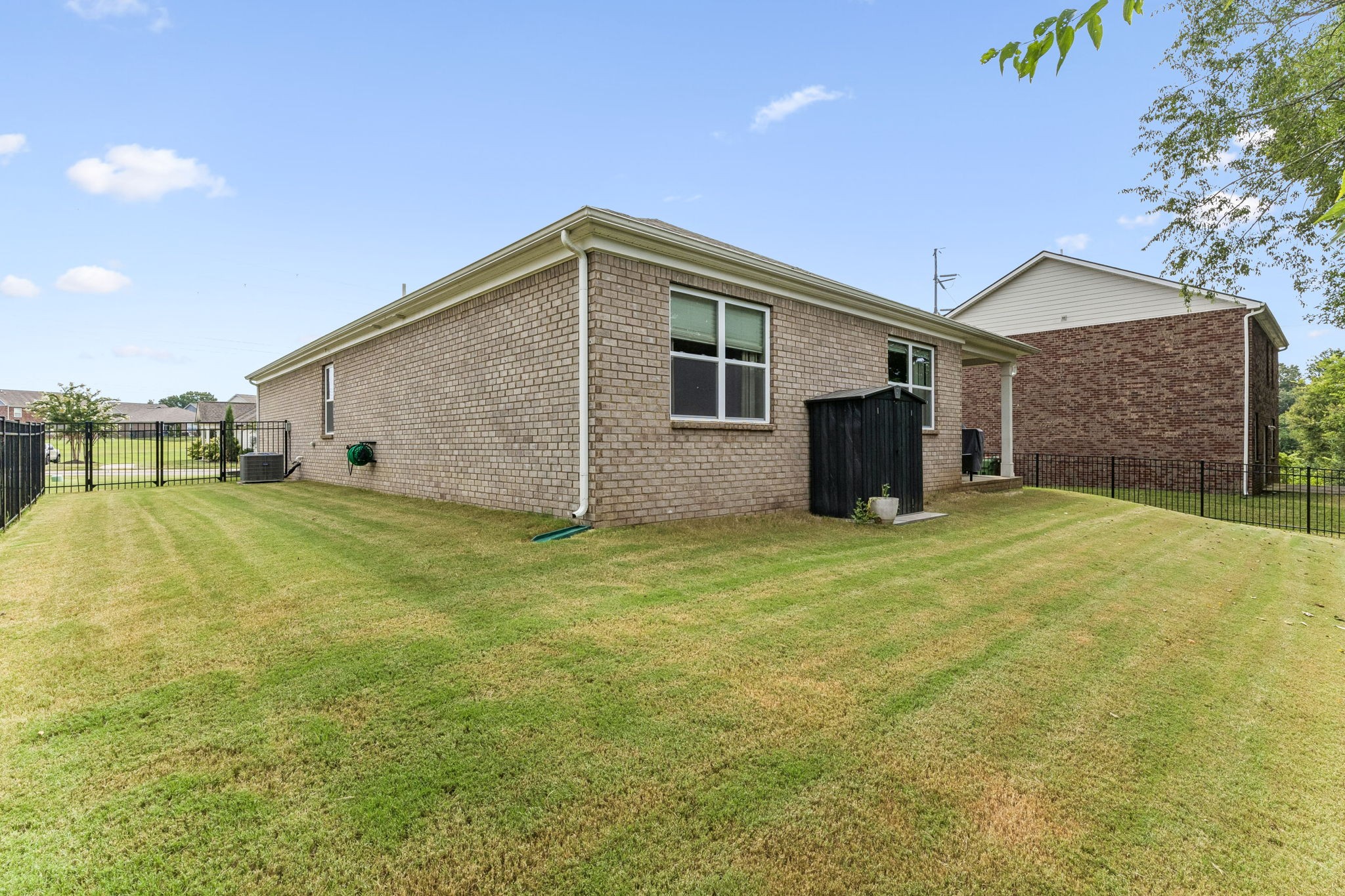 1230 Sylvan Park Dr