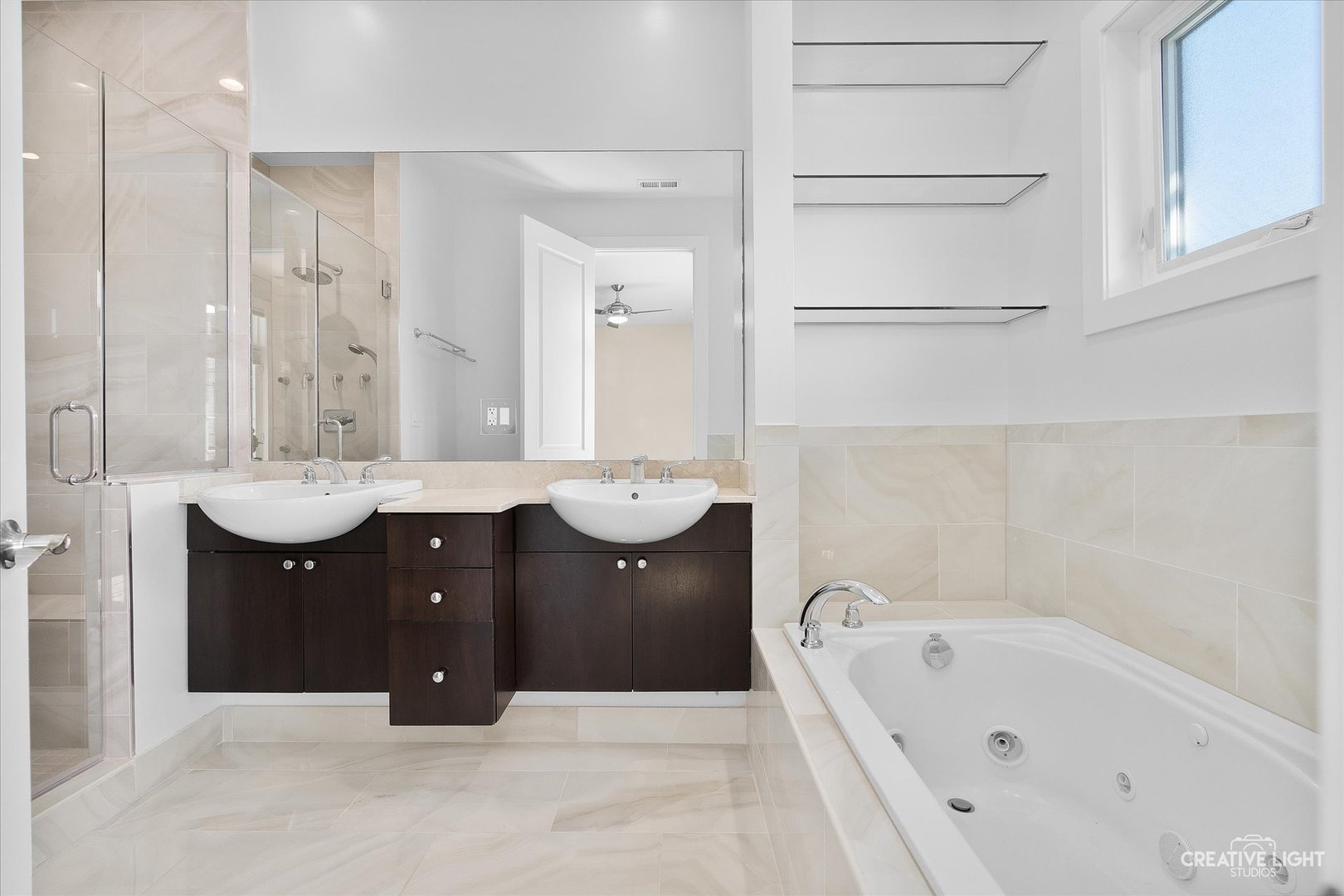 825 N California Avenue Unit: 2