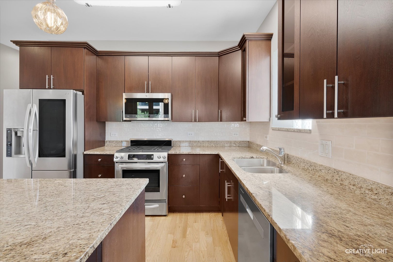 825 N California Avenue Unit: 2