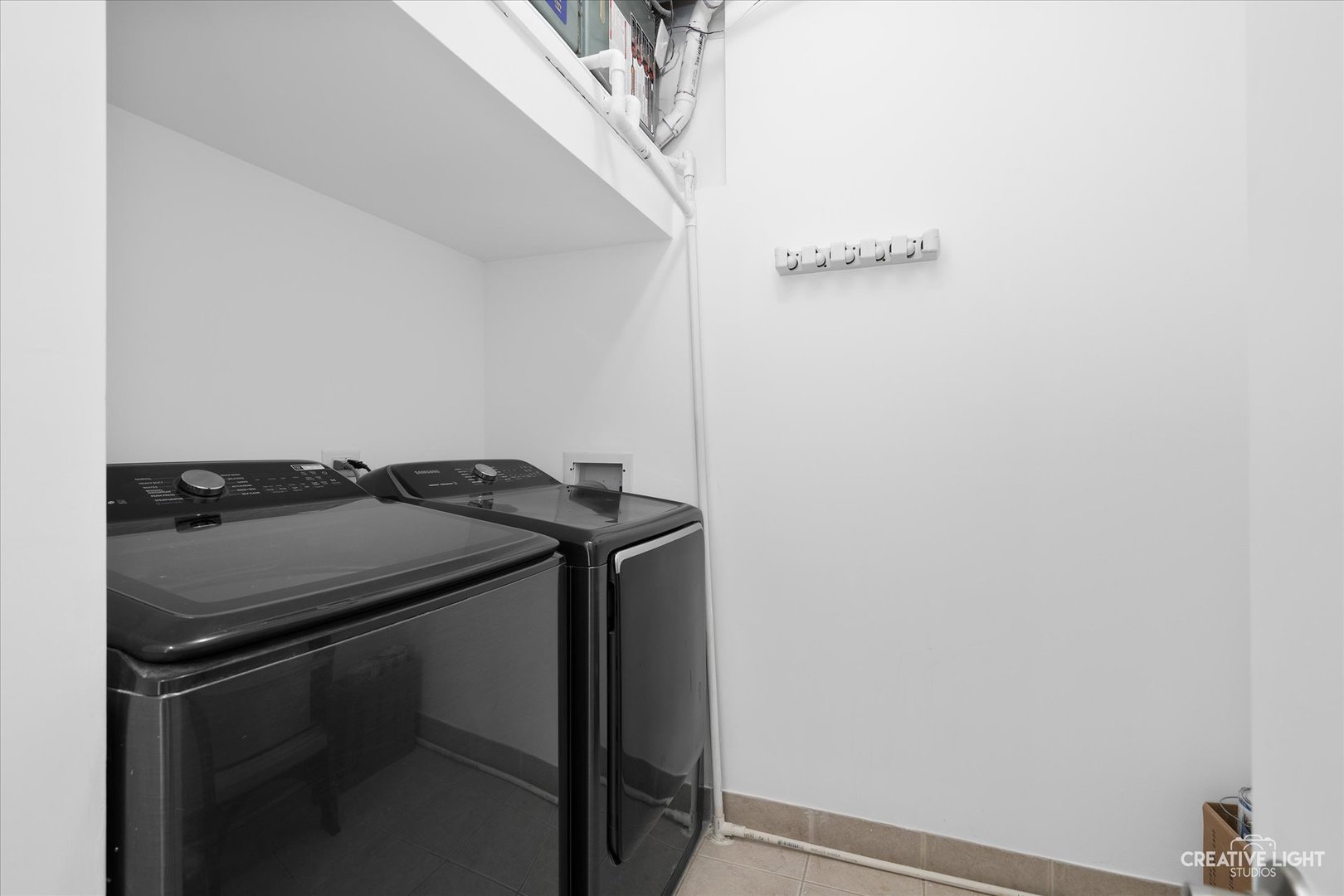 825 N California Avenue Unit: 2