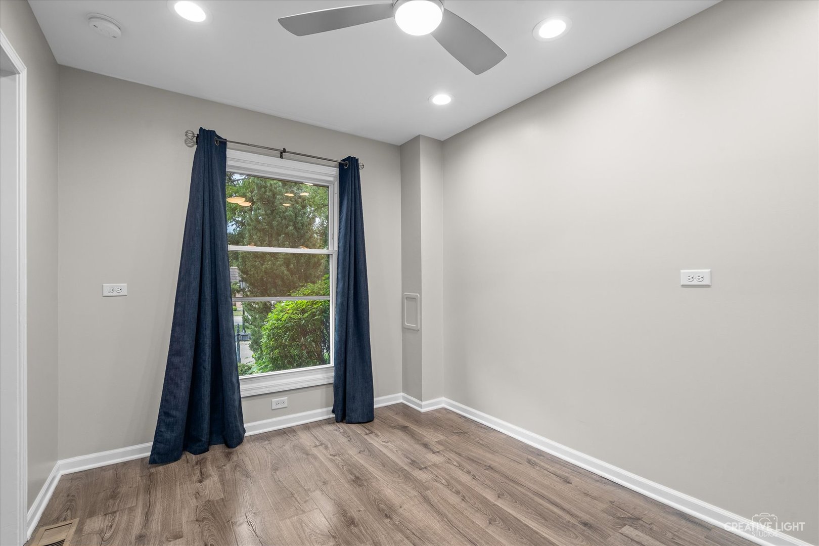 19W079 Avenue Barbizon