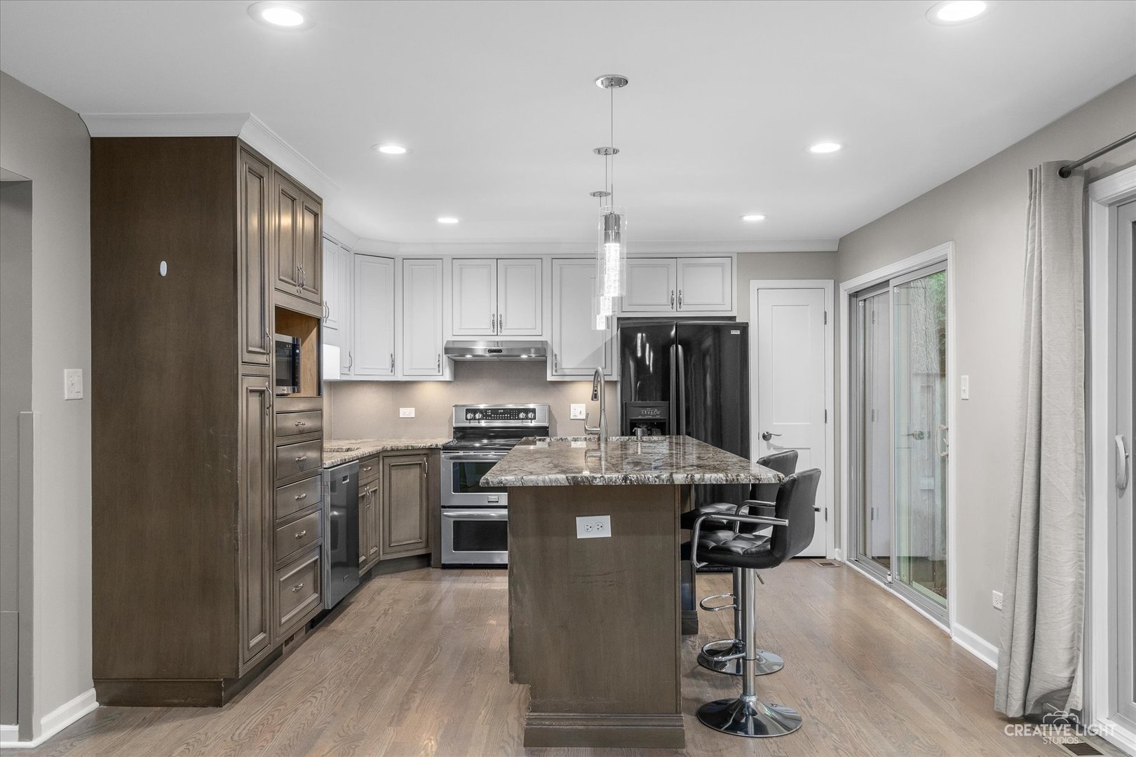 19W079 Avenue Barbizon