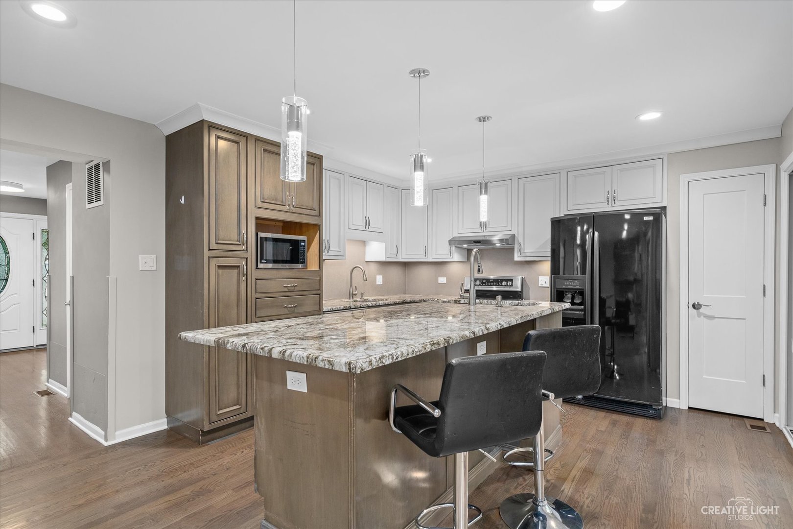 19W079 Avenue Barbizon